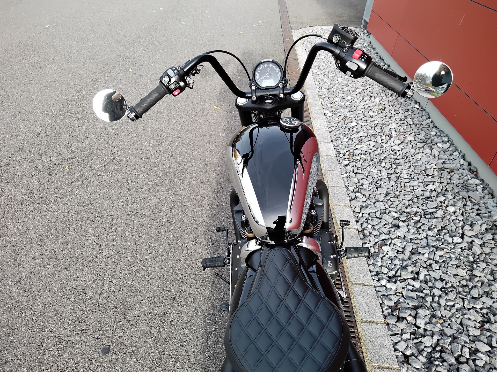 TRIUMPH Bonneville 1200 Bobber-image-15