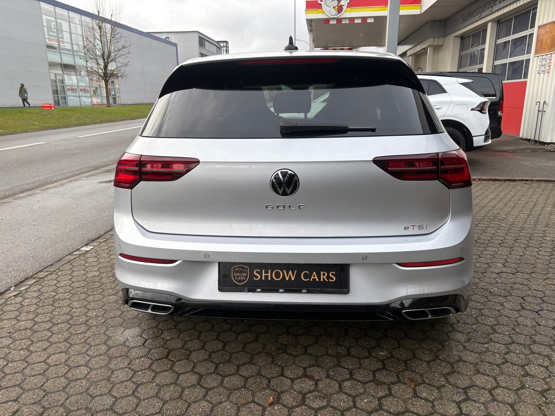 VW Golf 1.5 eTSI mHEV ACT R-Line DSG-image-4