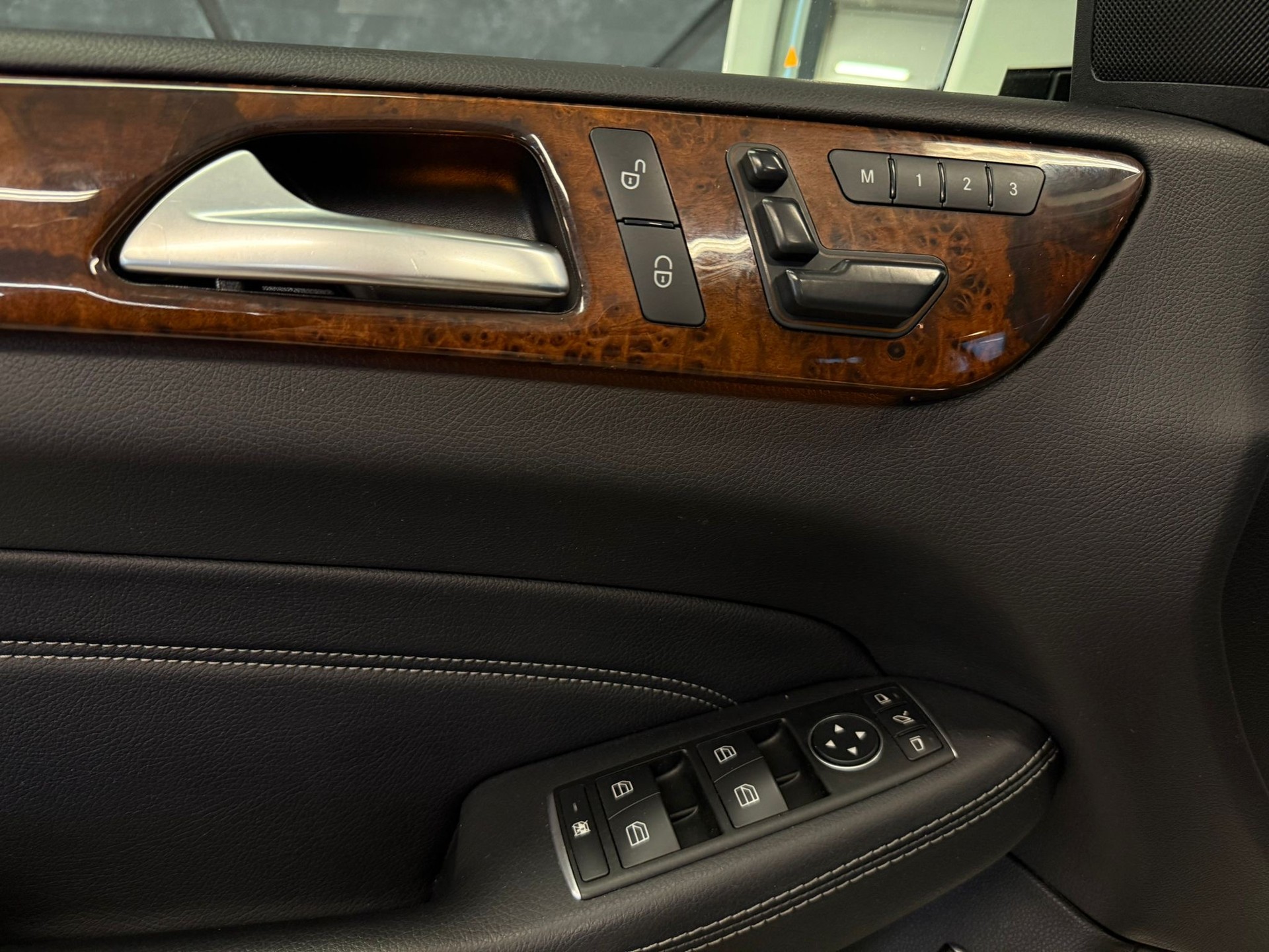 MERCEDES-BENZ ML 500 Executive 4Matic 7G-Tronic-image-15