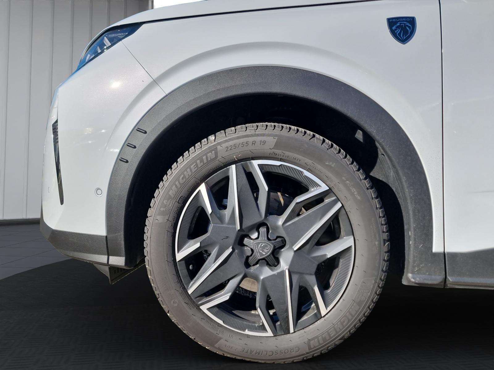 PEUGEOT 5008 1.2 Hybrid GT-image-6