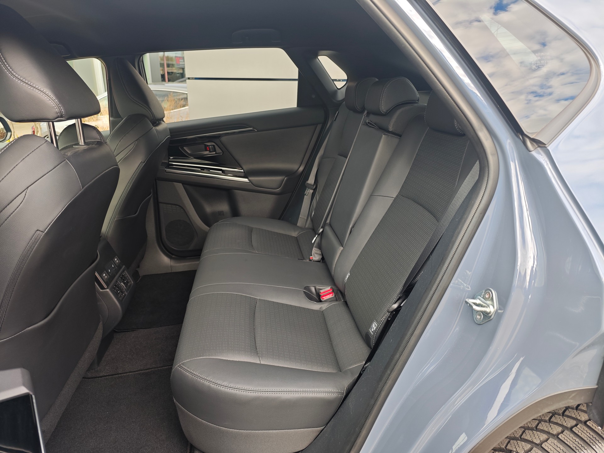 SUBARU Solterra eV Classic 71,4kWh AWD-image-8