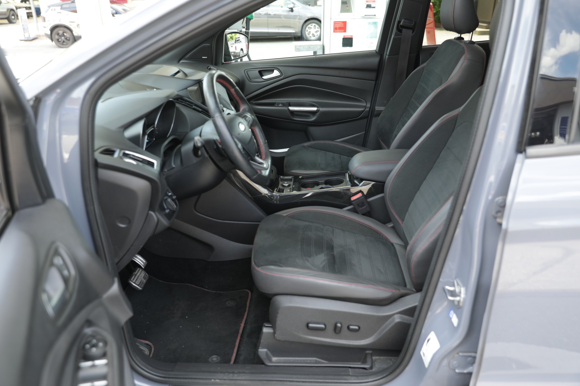 FORD Kuga 2.0 TDCi ST Line High 4WD PowerShift-image-7