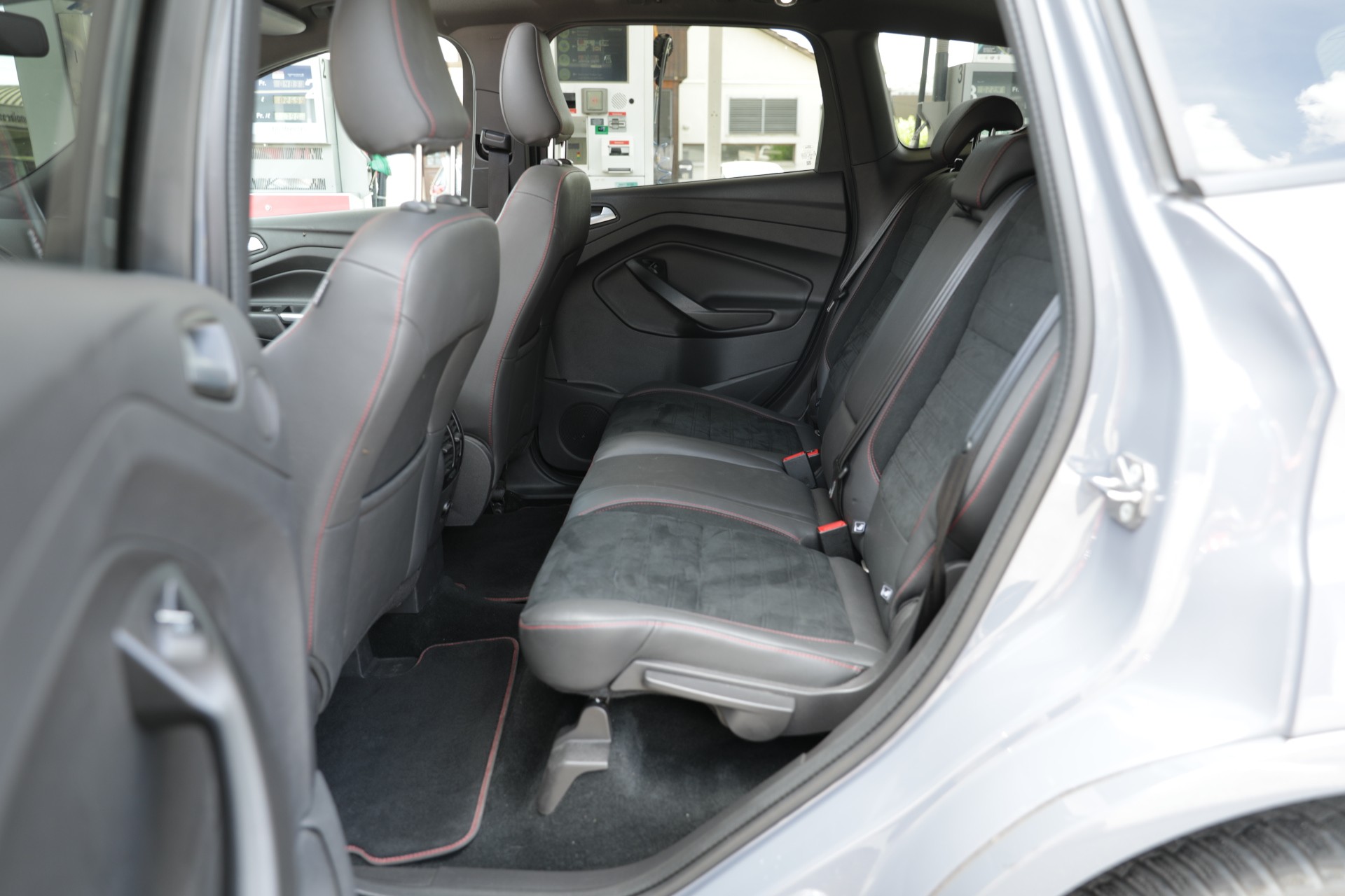 FORD Kuga 2.0 TDCi ST Line High 4WD PowerShift-image-17