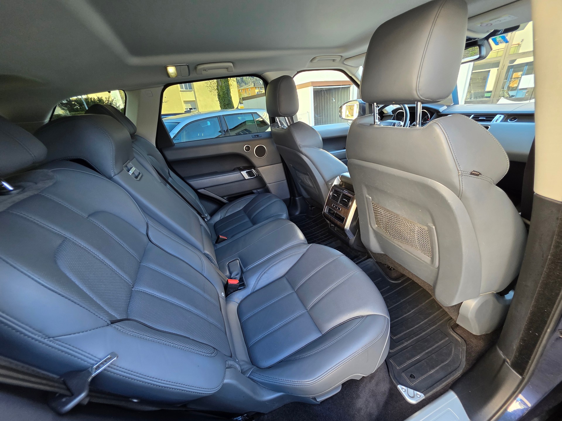 LAND ROVER Range Rover Sport 3.0 SDV6 SE Automatic-image-14