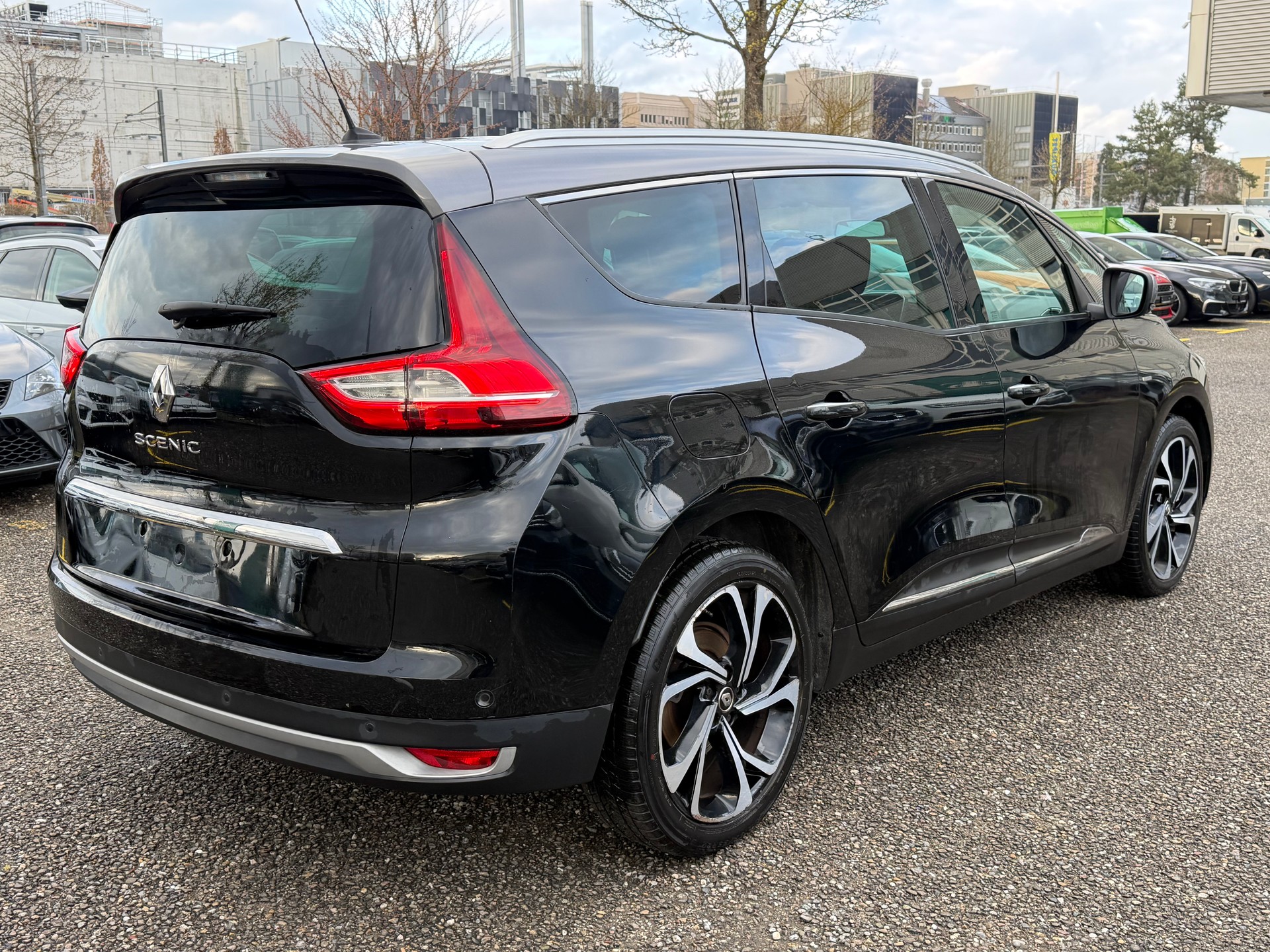 RENAULT Grand Scénic 1.6 dCi Bose EDC-image-4