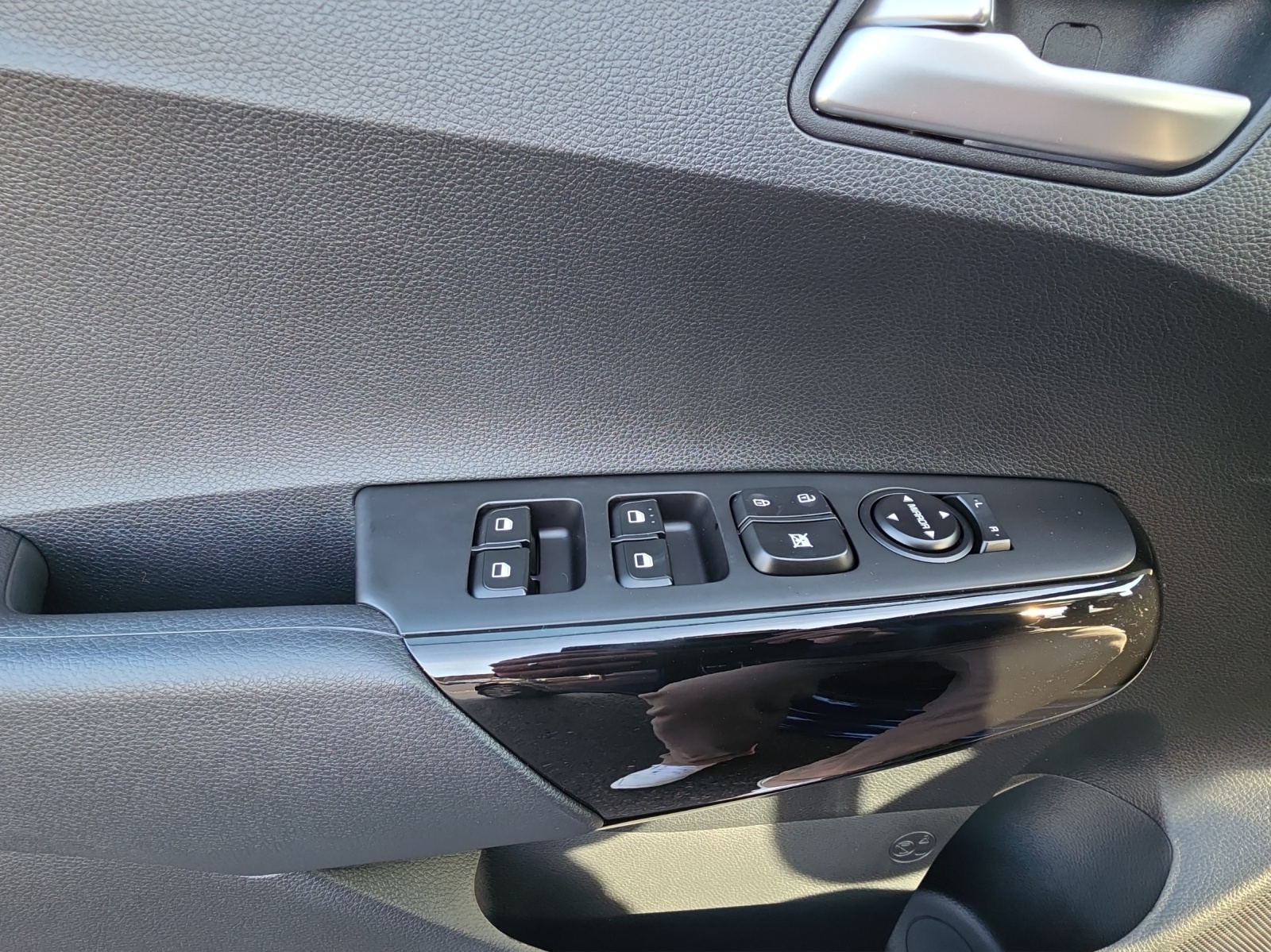 KIA Picanto 1.0 GDi First Edition-image-11