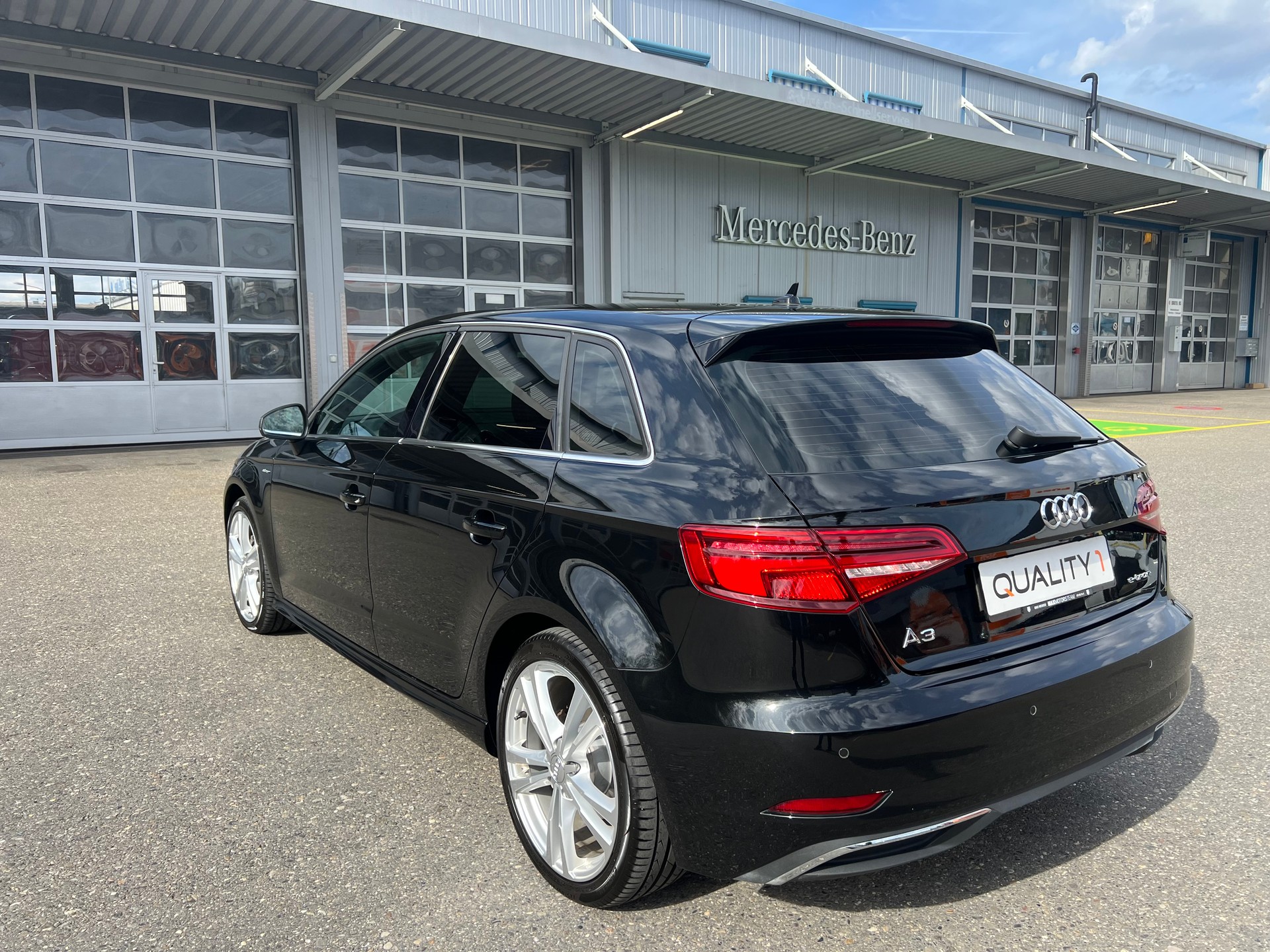 AUDI A3 Sportback 1.4 e-tron Sport S-tronic-image-5