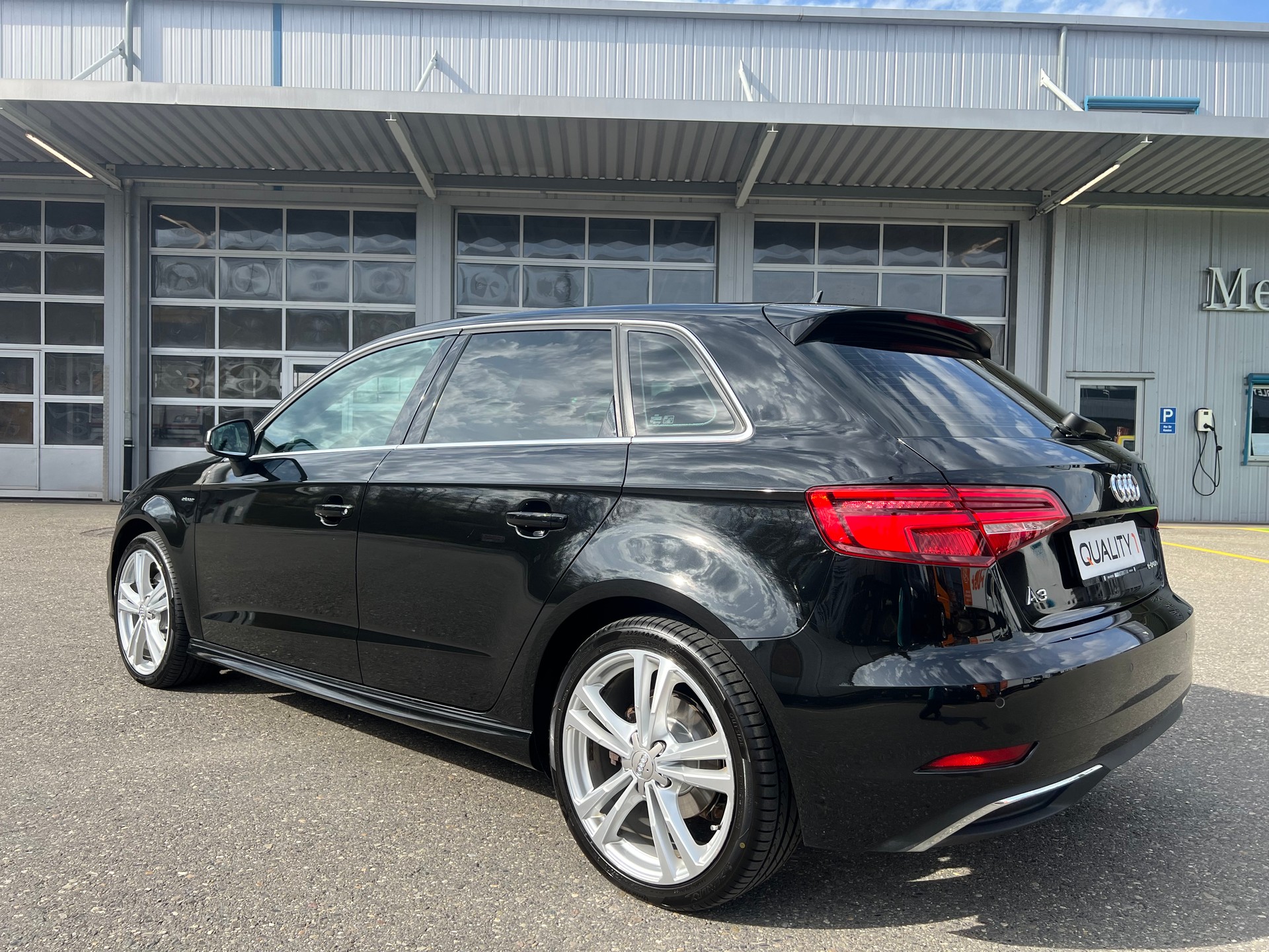 AUDI A3 Sportback 1.4 e-tron Sport S-tronic-image-4