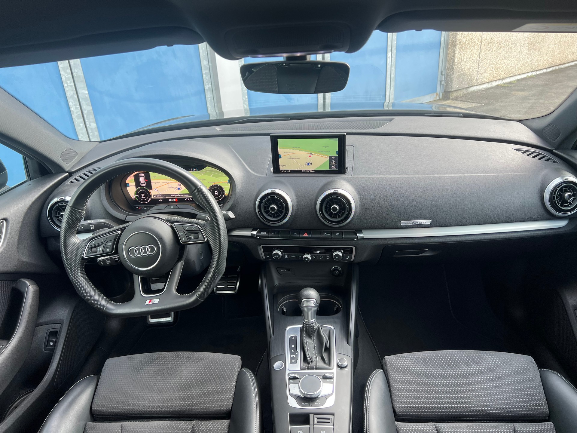 AUDI A3 Sportback 1.4 e-tron Sport S-tronic-image-11