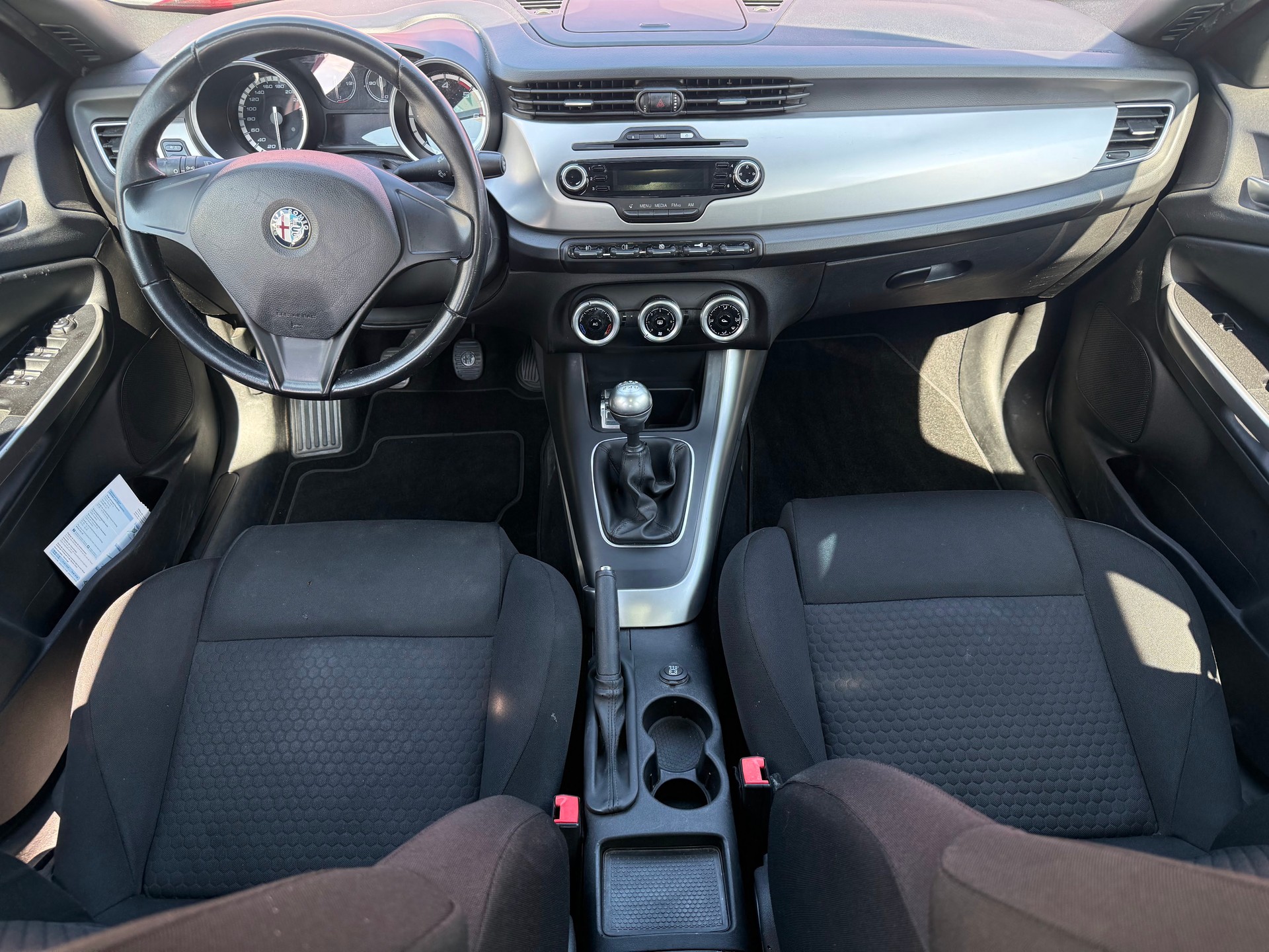 ALFA ROMEO Giulietta 2.0 JTDM Distinctive-image-10