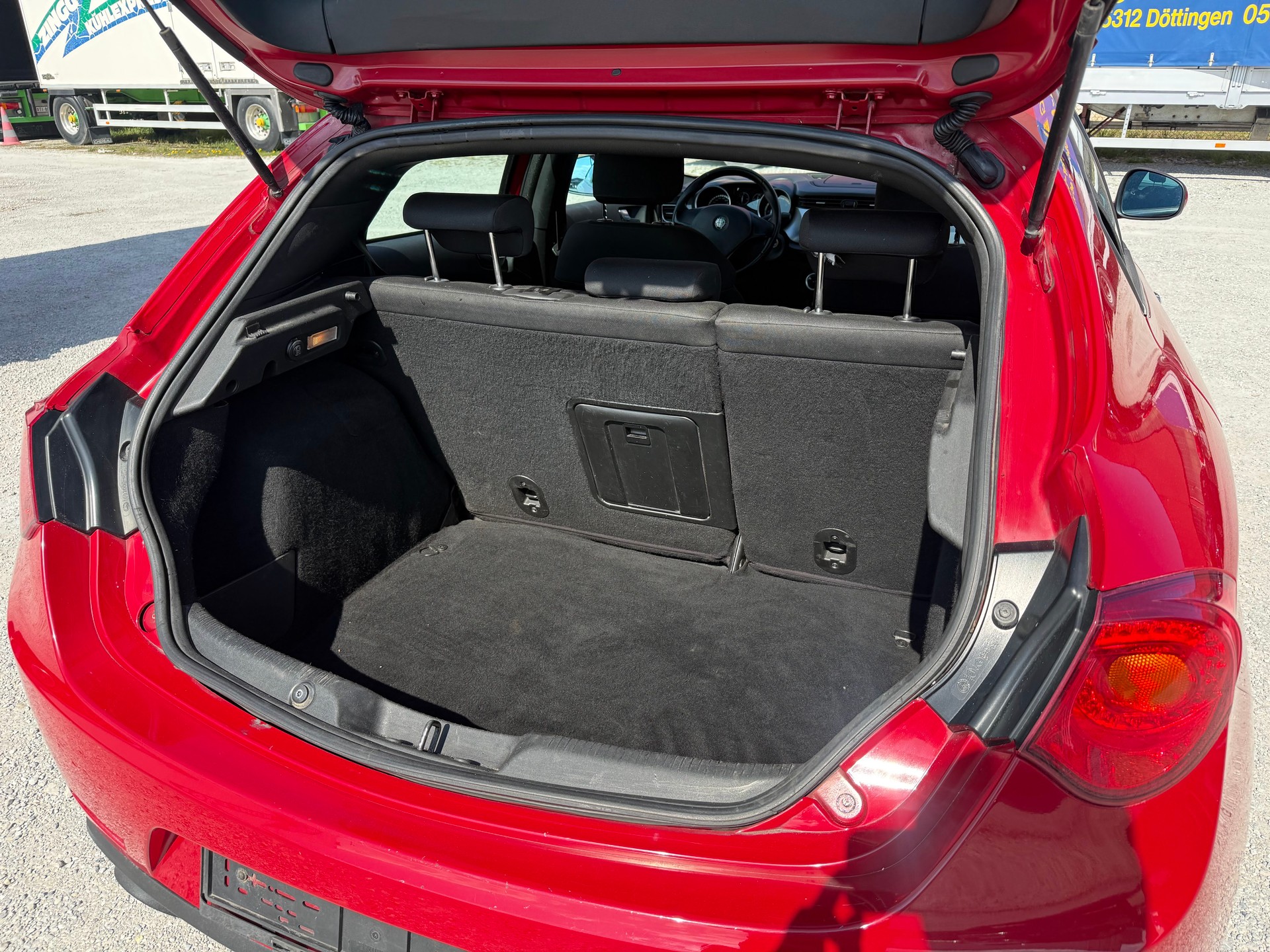 ALFA ROMEO Giulietta 2.0 JTDM Distinctive-image-12