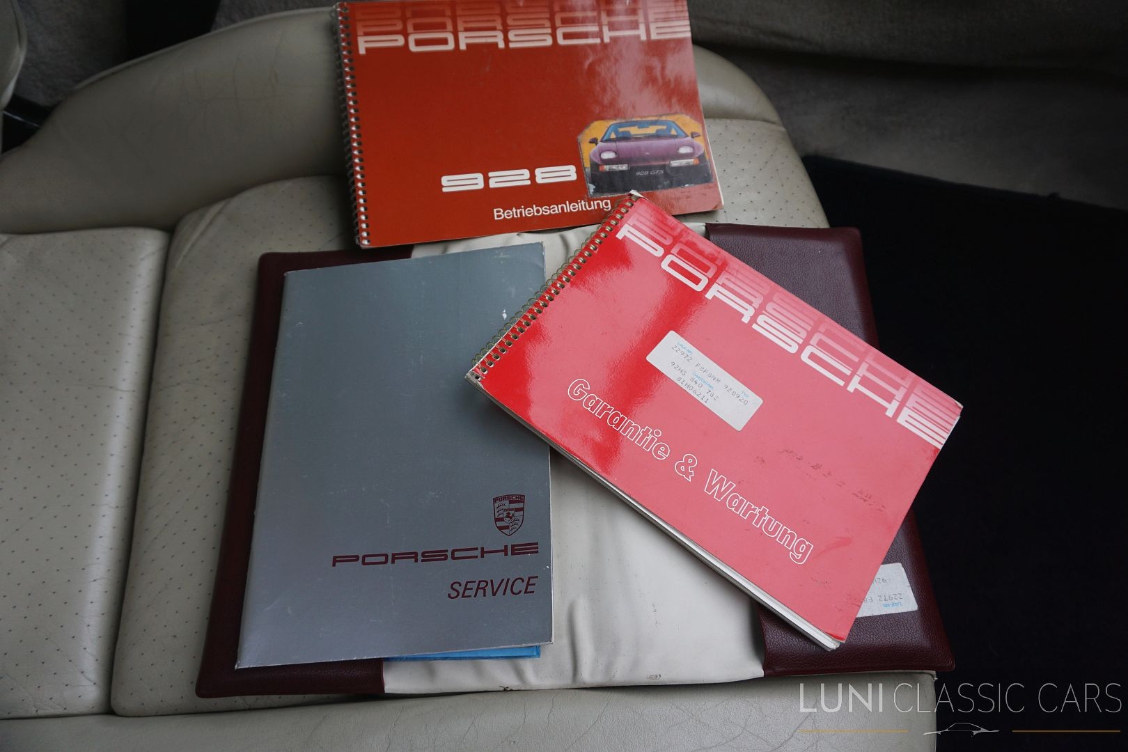 PORSCHE 928 S4-image-15