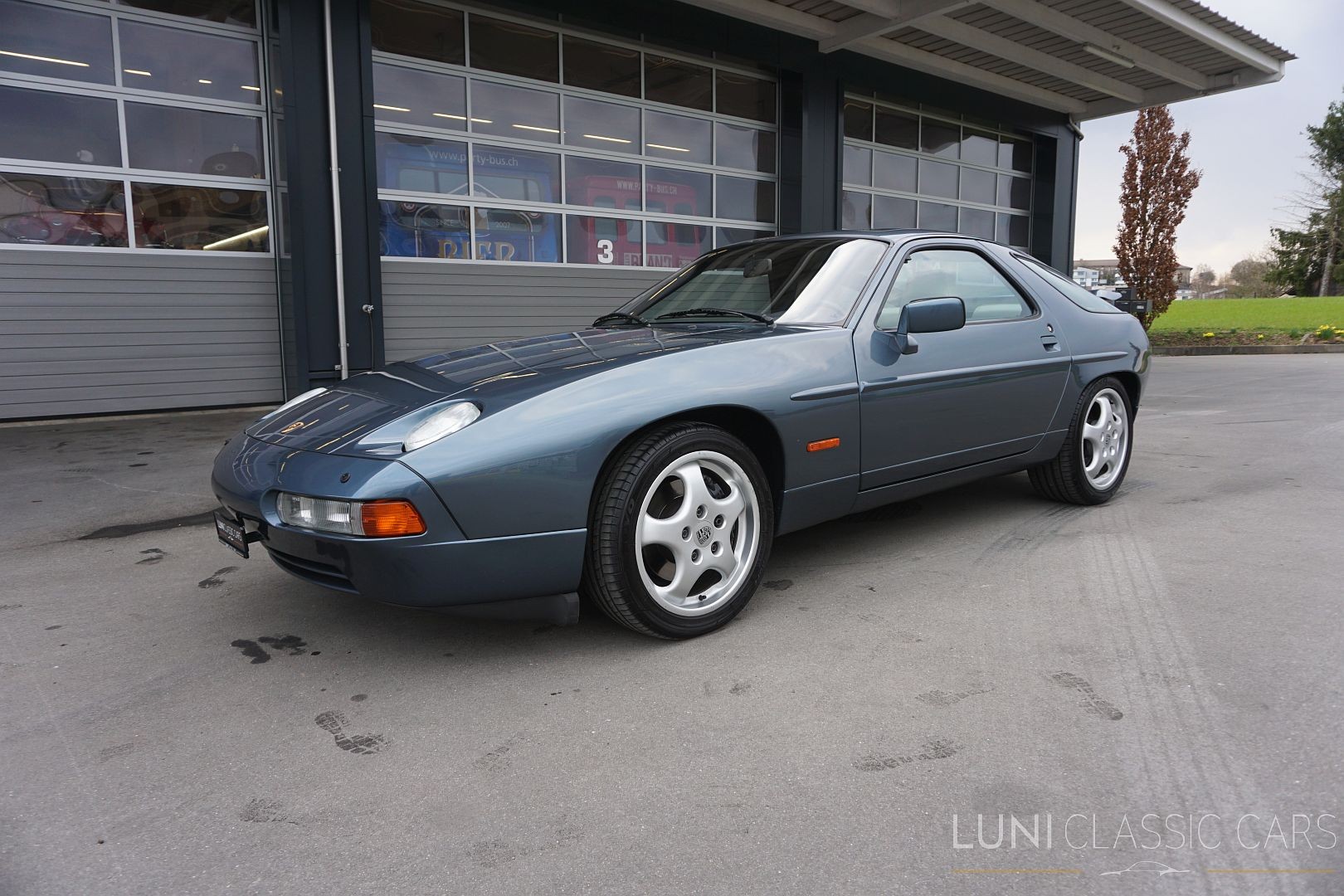 PORSCHE 928 S4-image-1