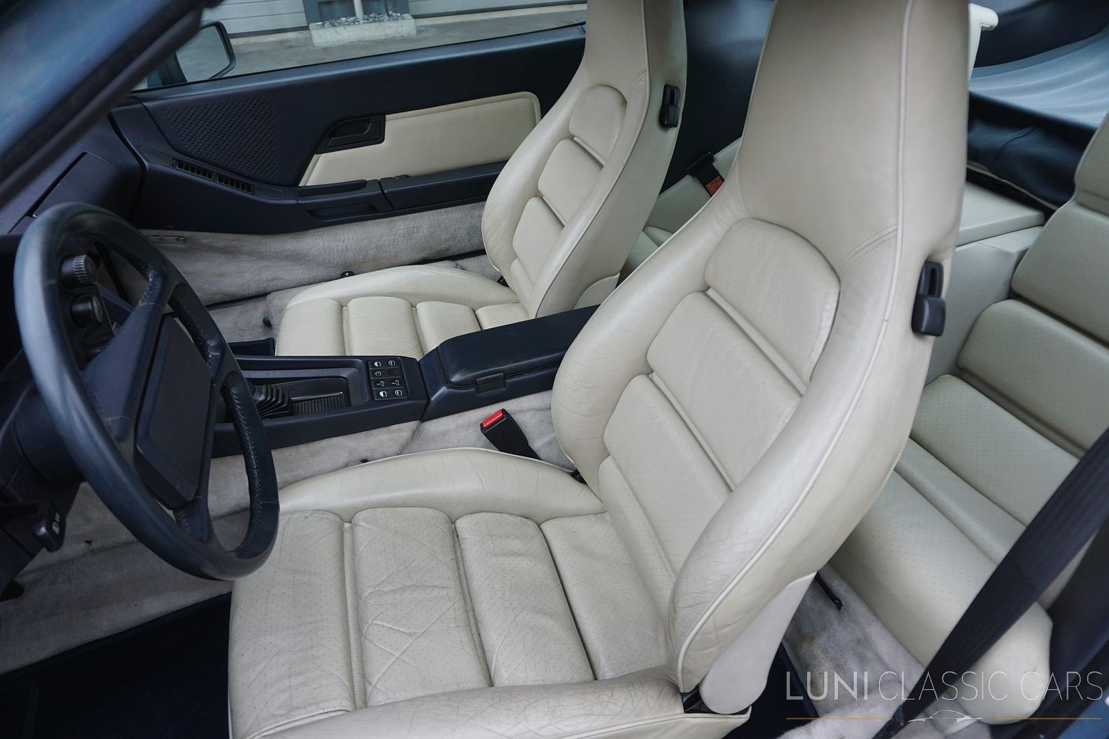 PORSCHE 928 S4-image-12