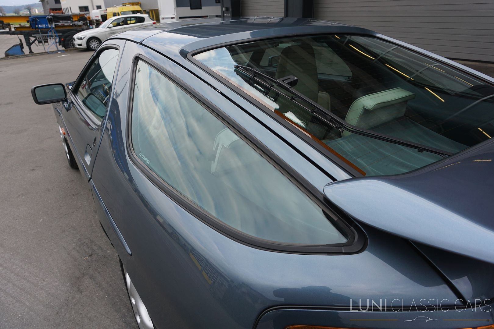 PORSCHE 928 S4-image-7