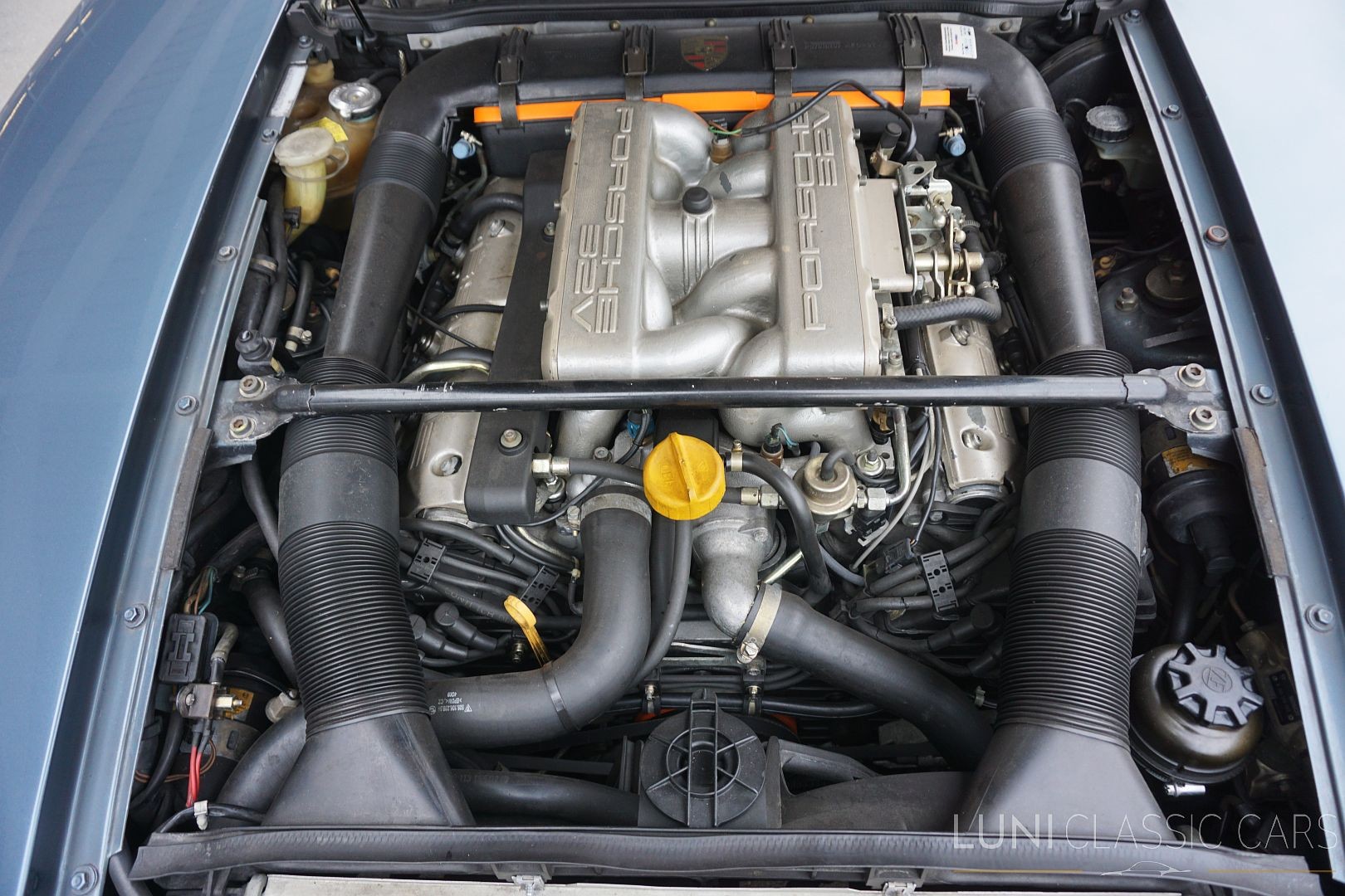 PORSCHE 928 S4-image-14