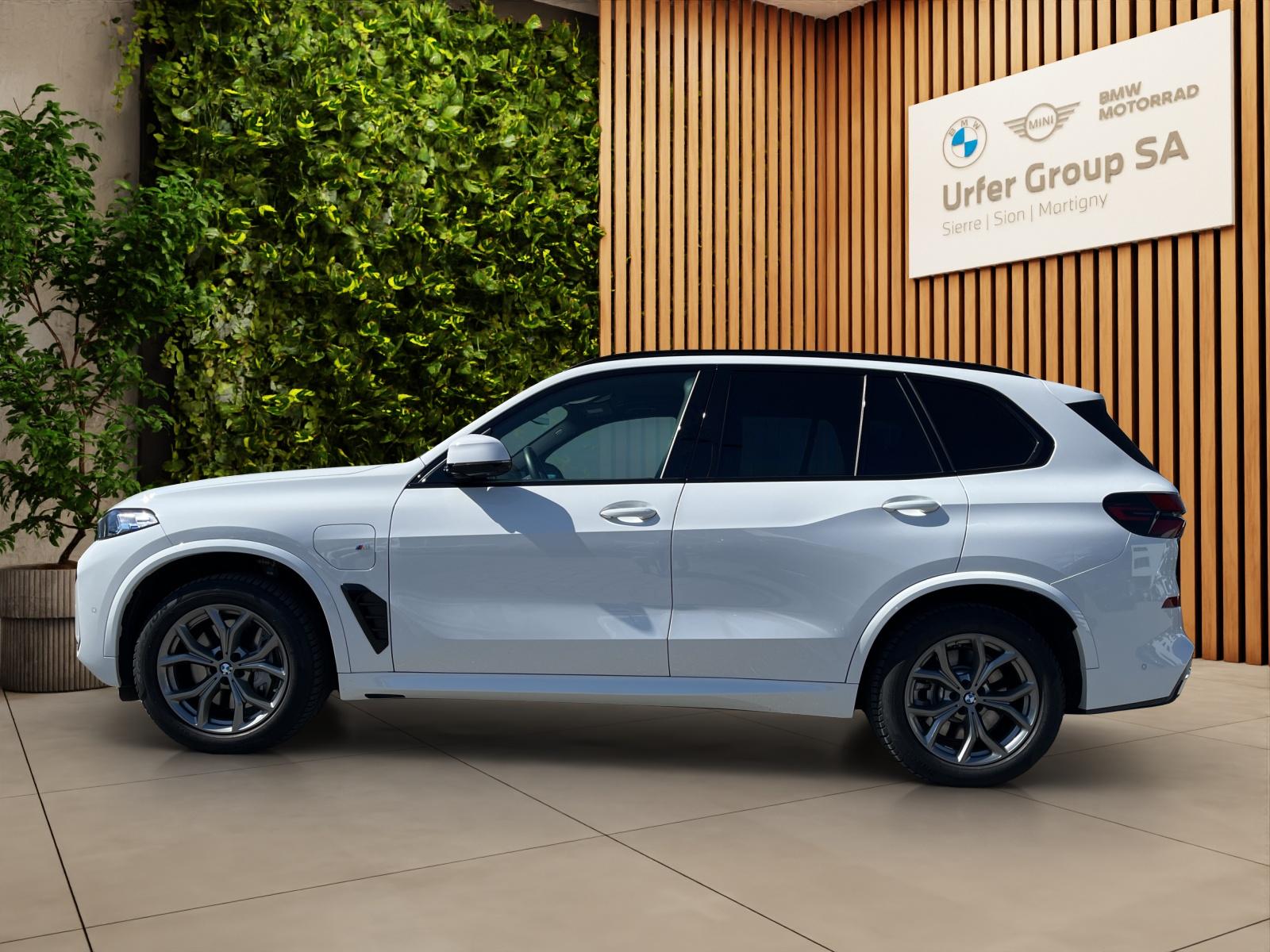 BMW X5 xDrive 50e M Sport Steptronic (CH)⛽ + 🔌-showroom-element-3