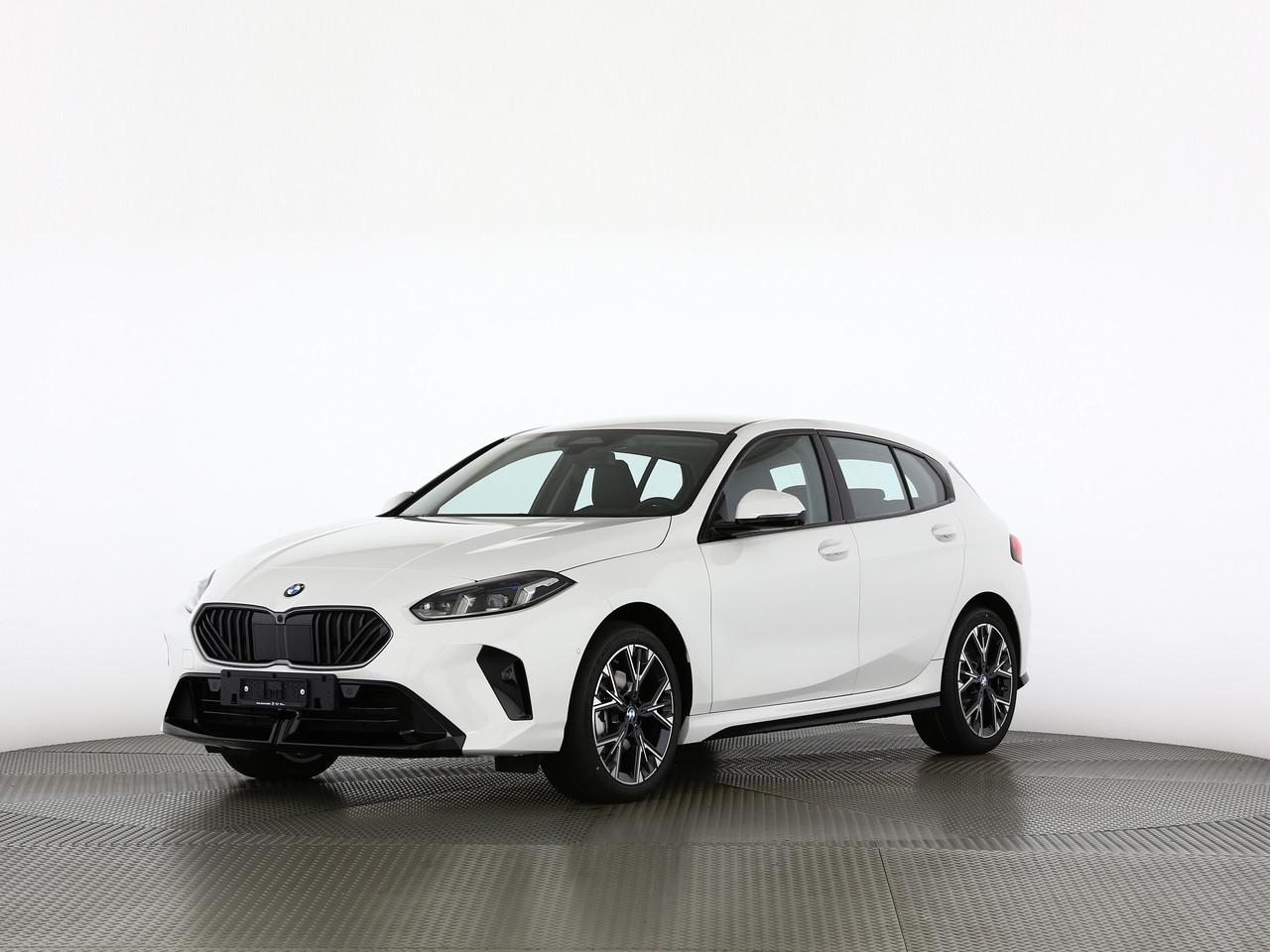 BMW 116-showroom-element-1