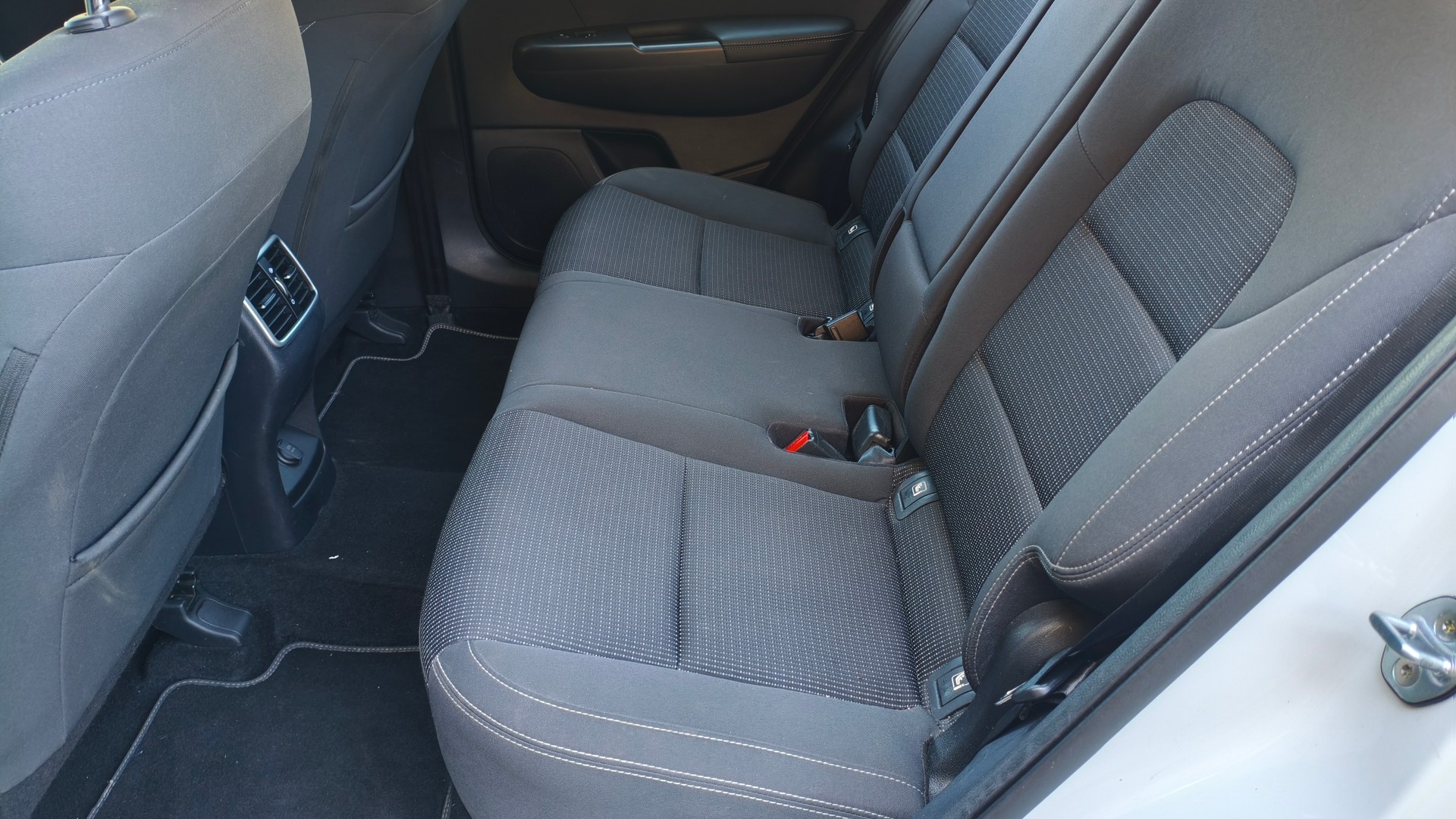 KIA Sportage 1.6 T-GDi Trend 4WD Automat-image-9