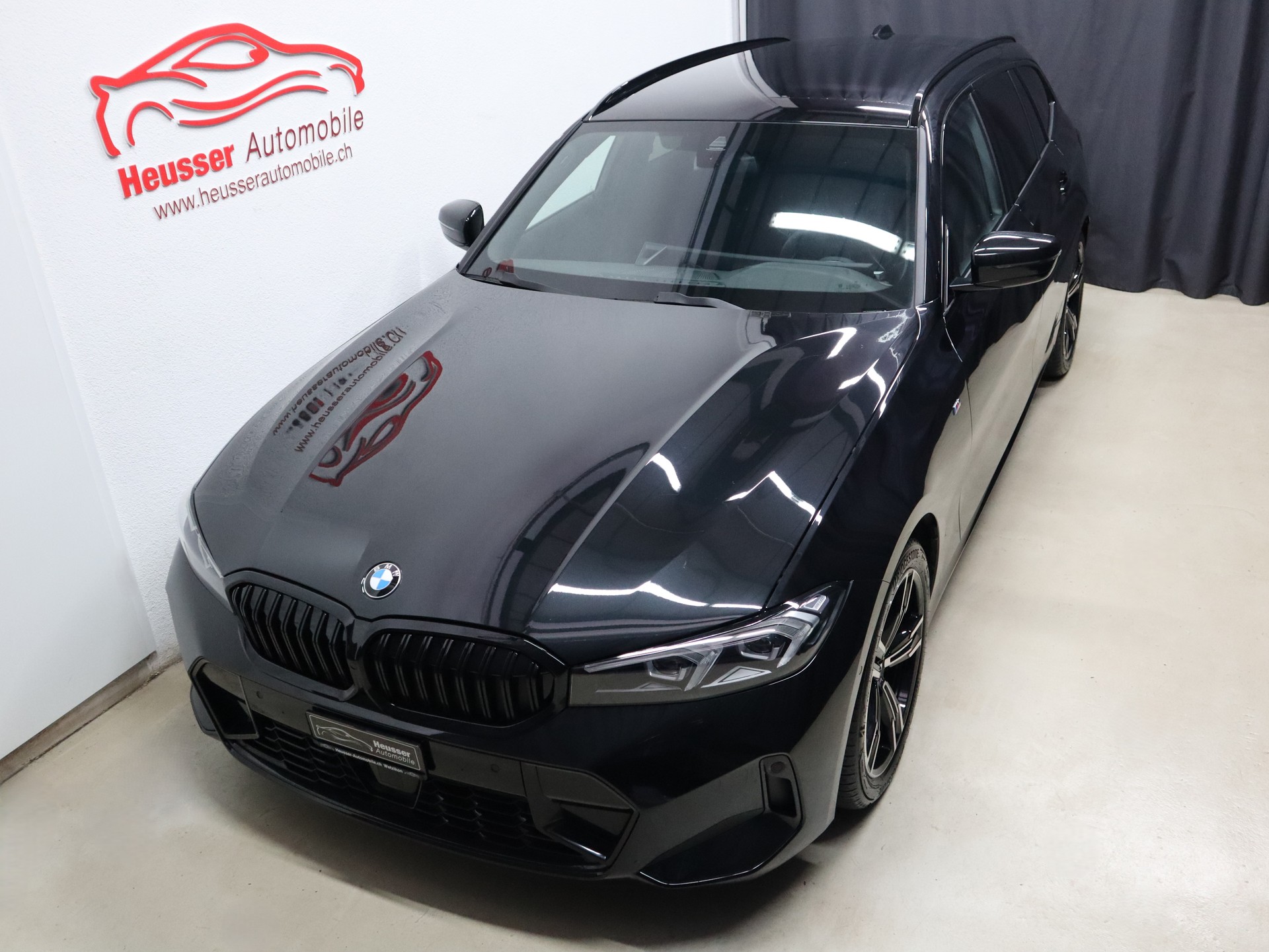 BMW 330i Touring xDrive Steptronic M Sport - Live Cockpit - Navi - Kamera - 245 PS-image-2