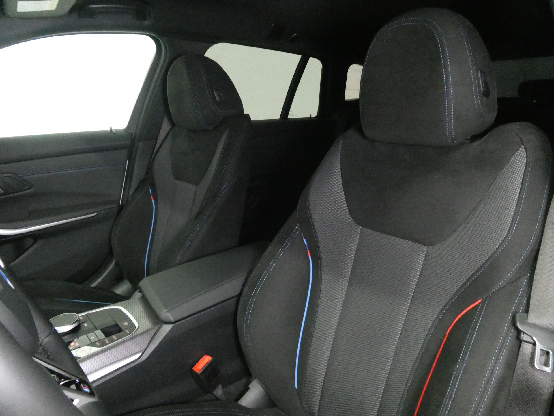 BMW 330i Touring xDrive Steptronic M Sport - Live Cockpit - Navi - Kamera - 245 PS-image-9
