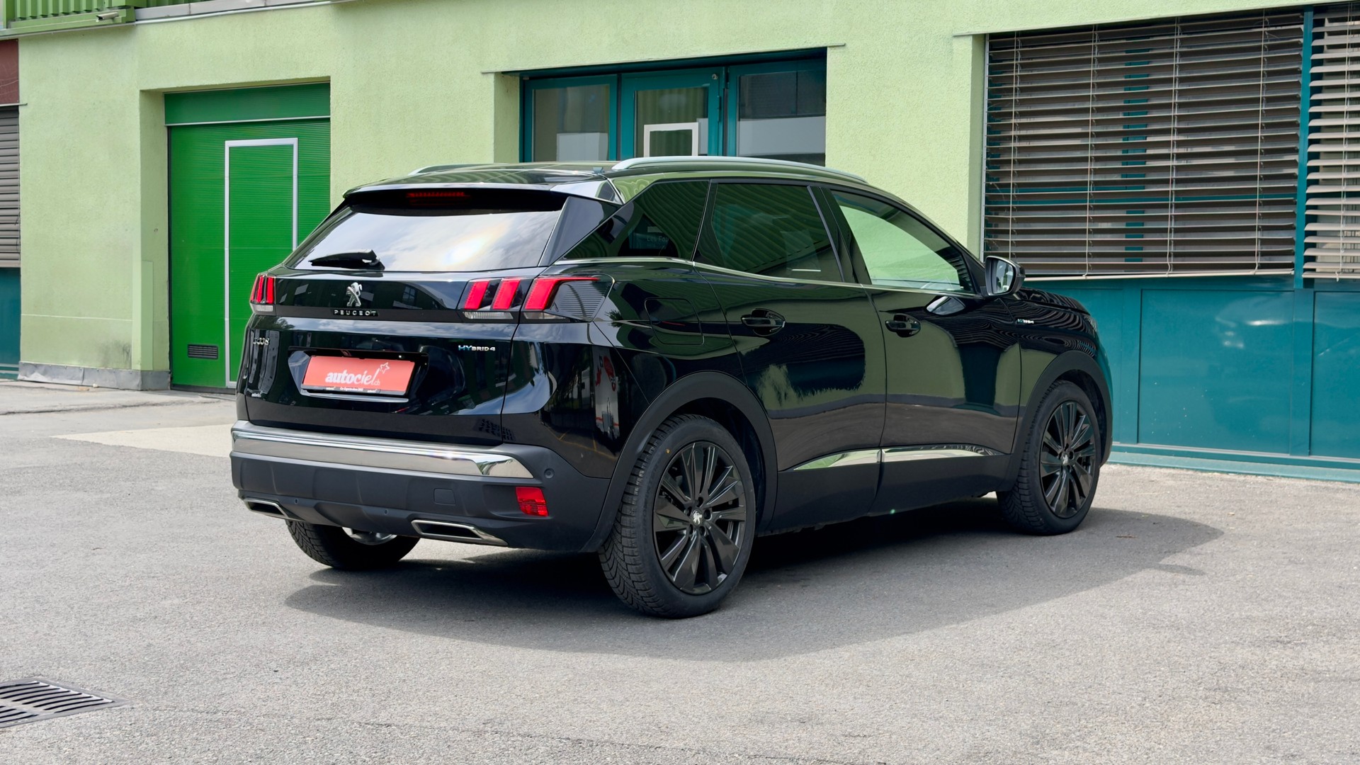 PEUGEOT 3008 300e Hybrid4 GT EAT8-image-4