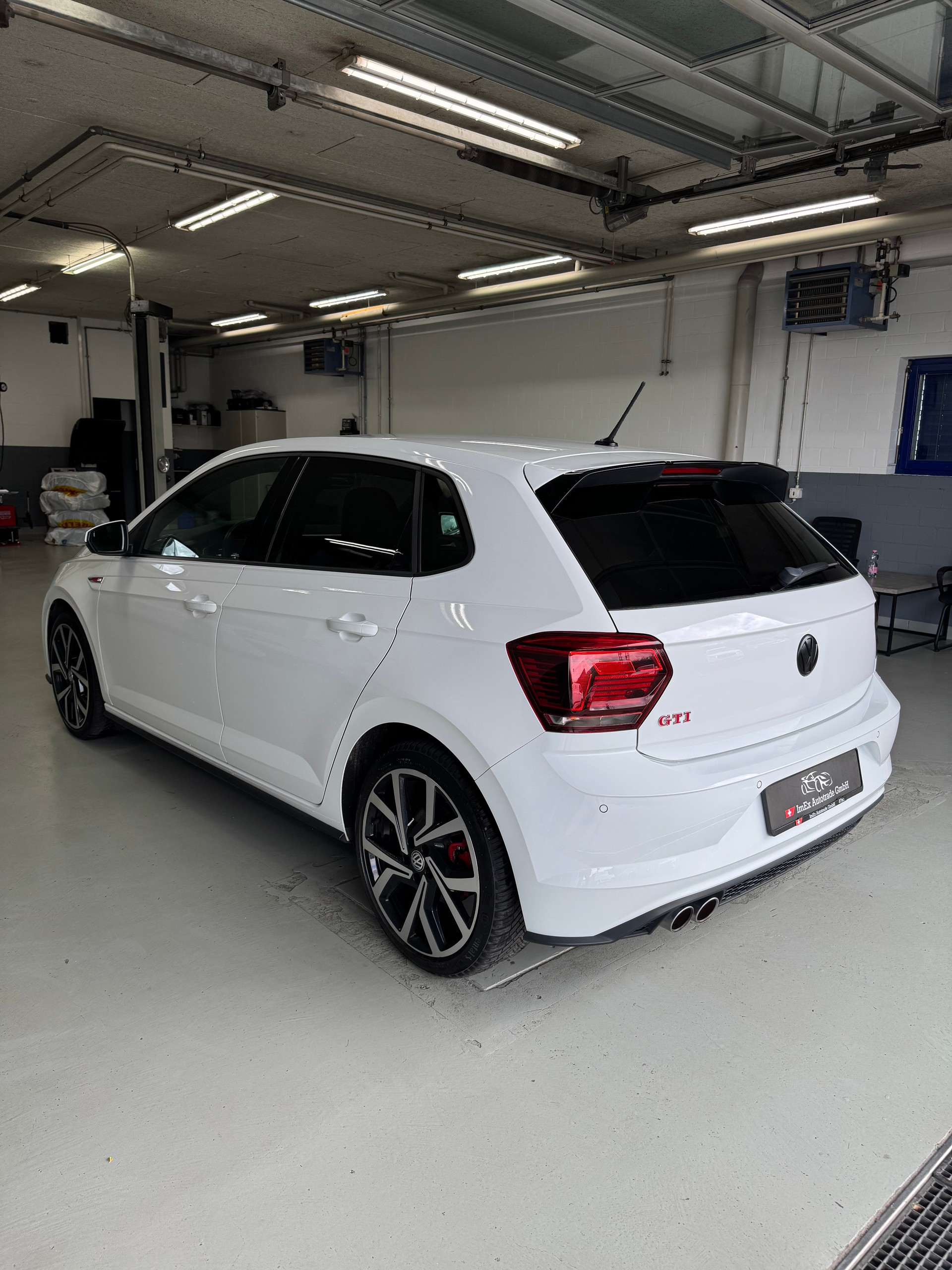 VW Polo 2.0 TSI GTI DSG-image-6