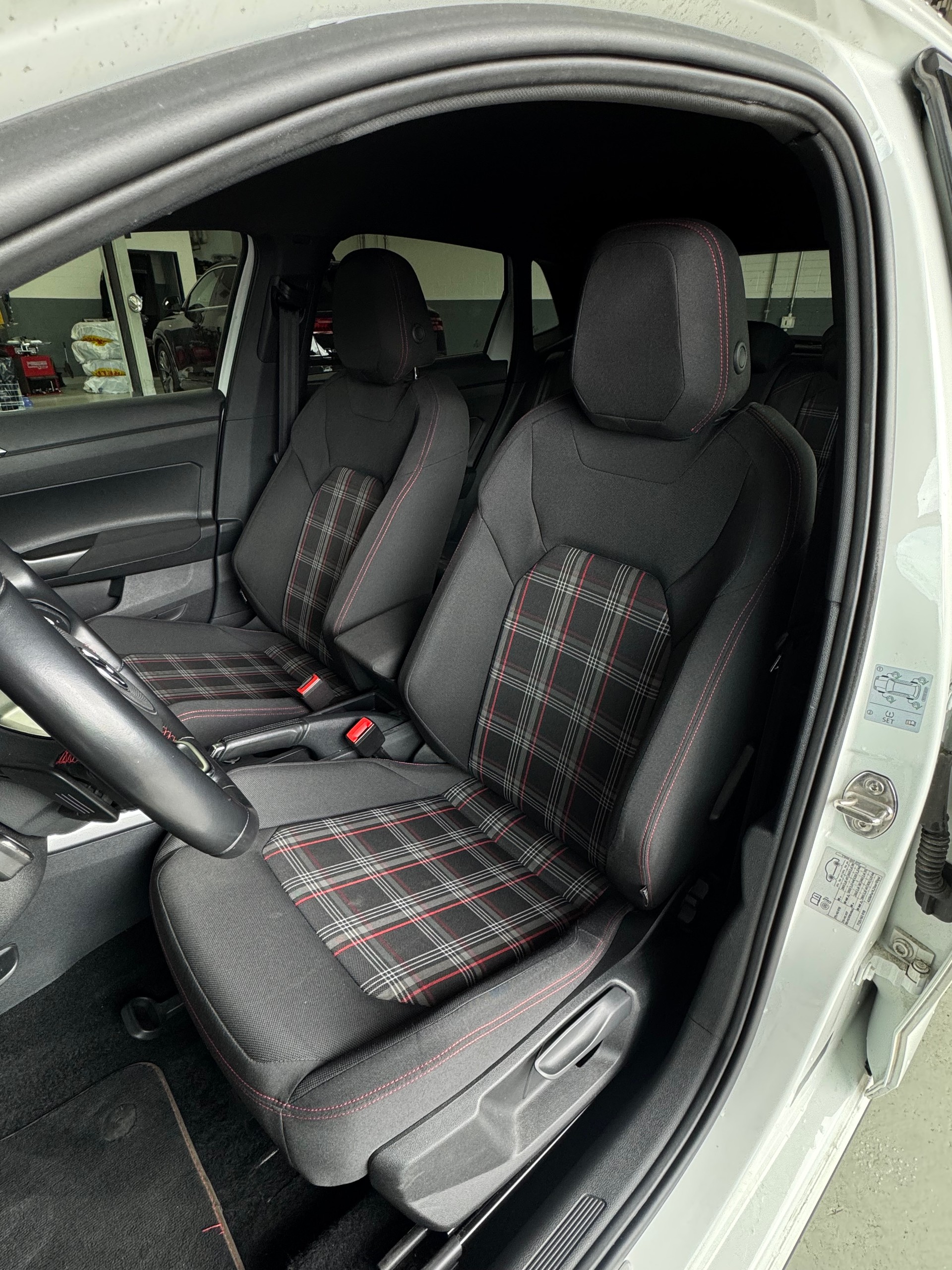 VW Polo 2.0 TSI GTI DSG-image-13