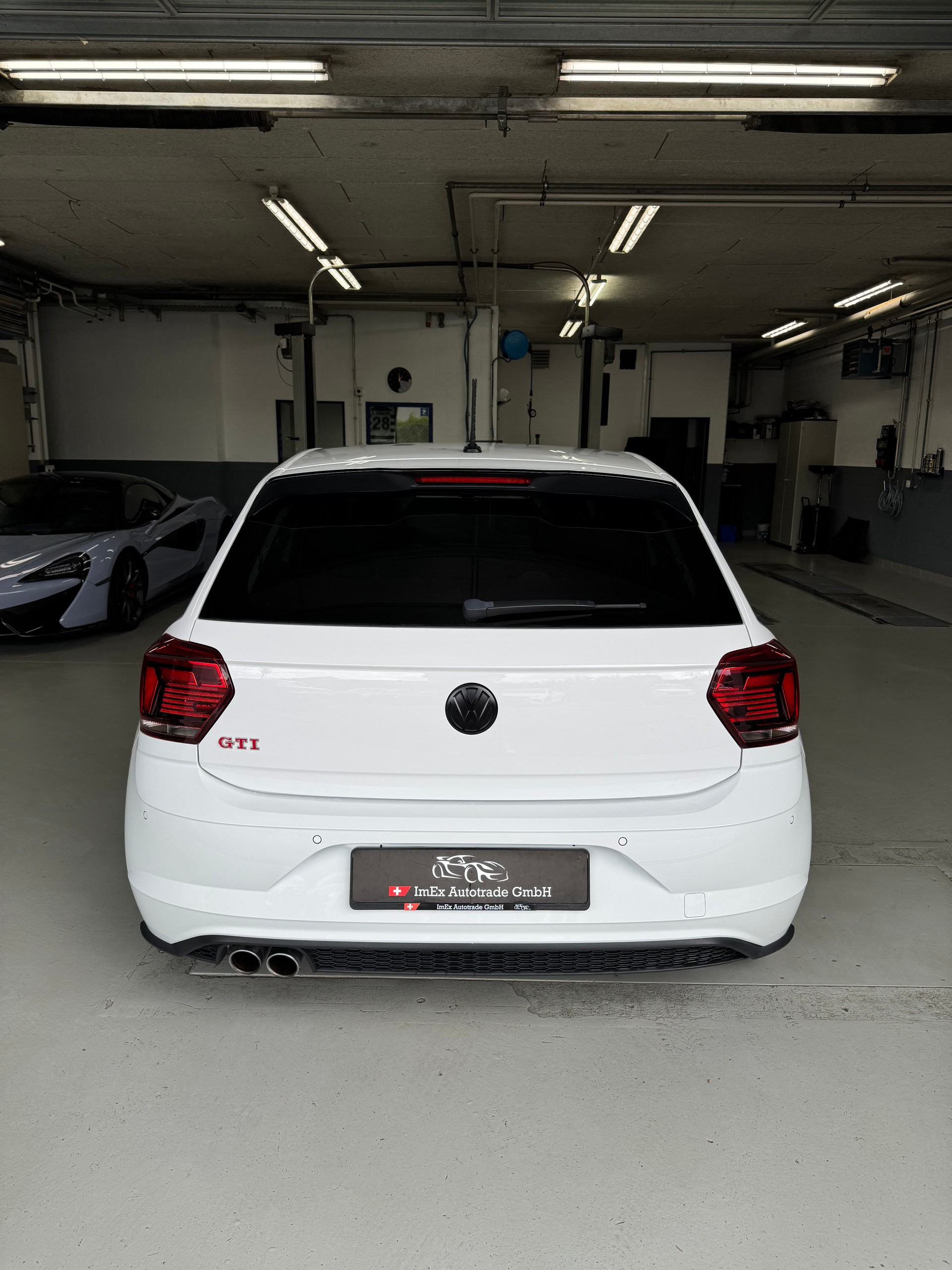 VW Polo 2.0 TSI GTI DSG-image-5