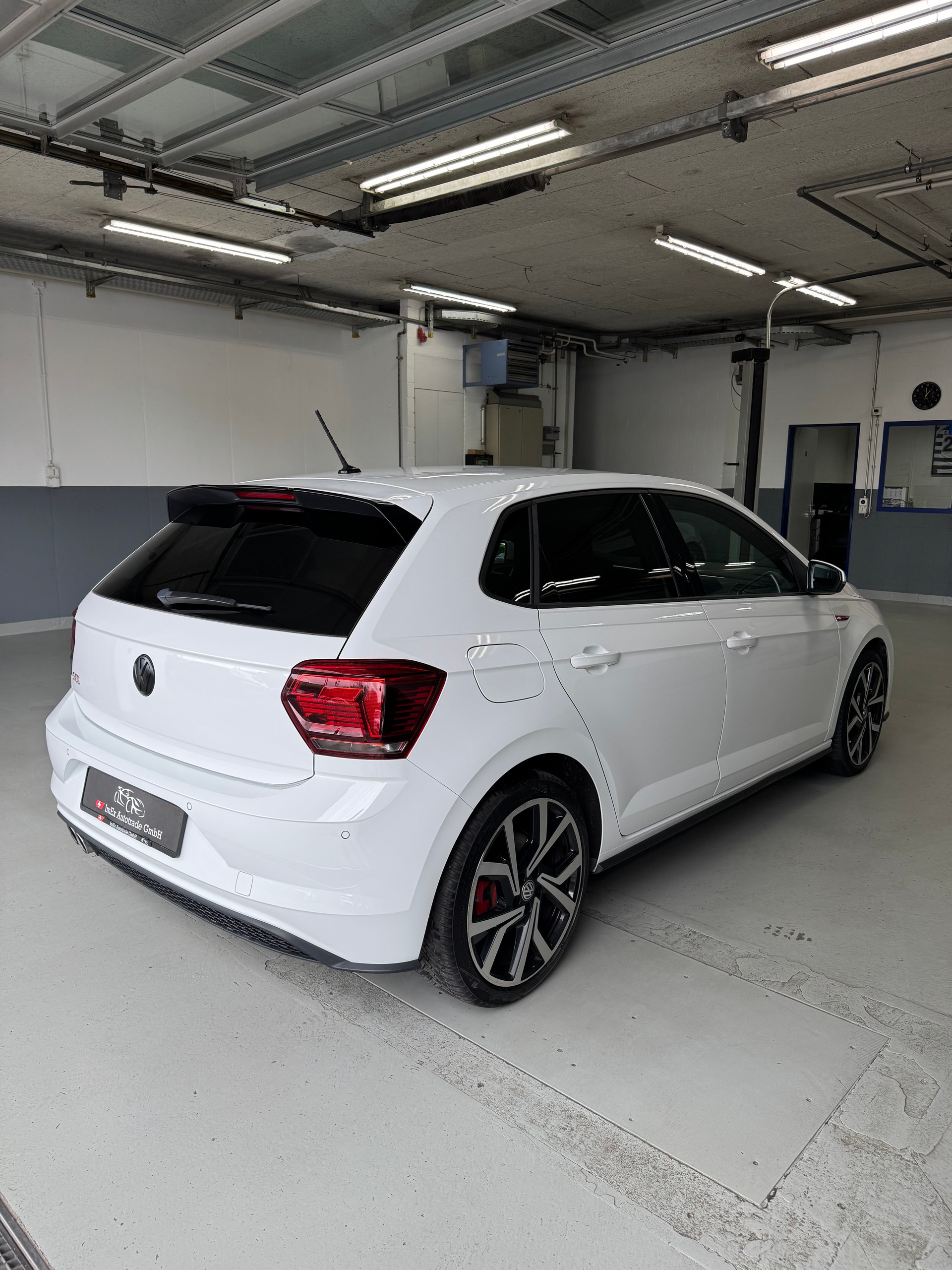 VW Polo 2.0 TSI GTI DSG-image-4