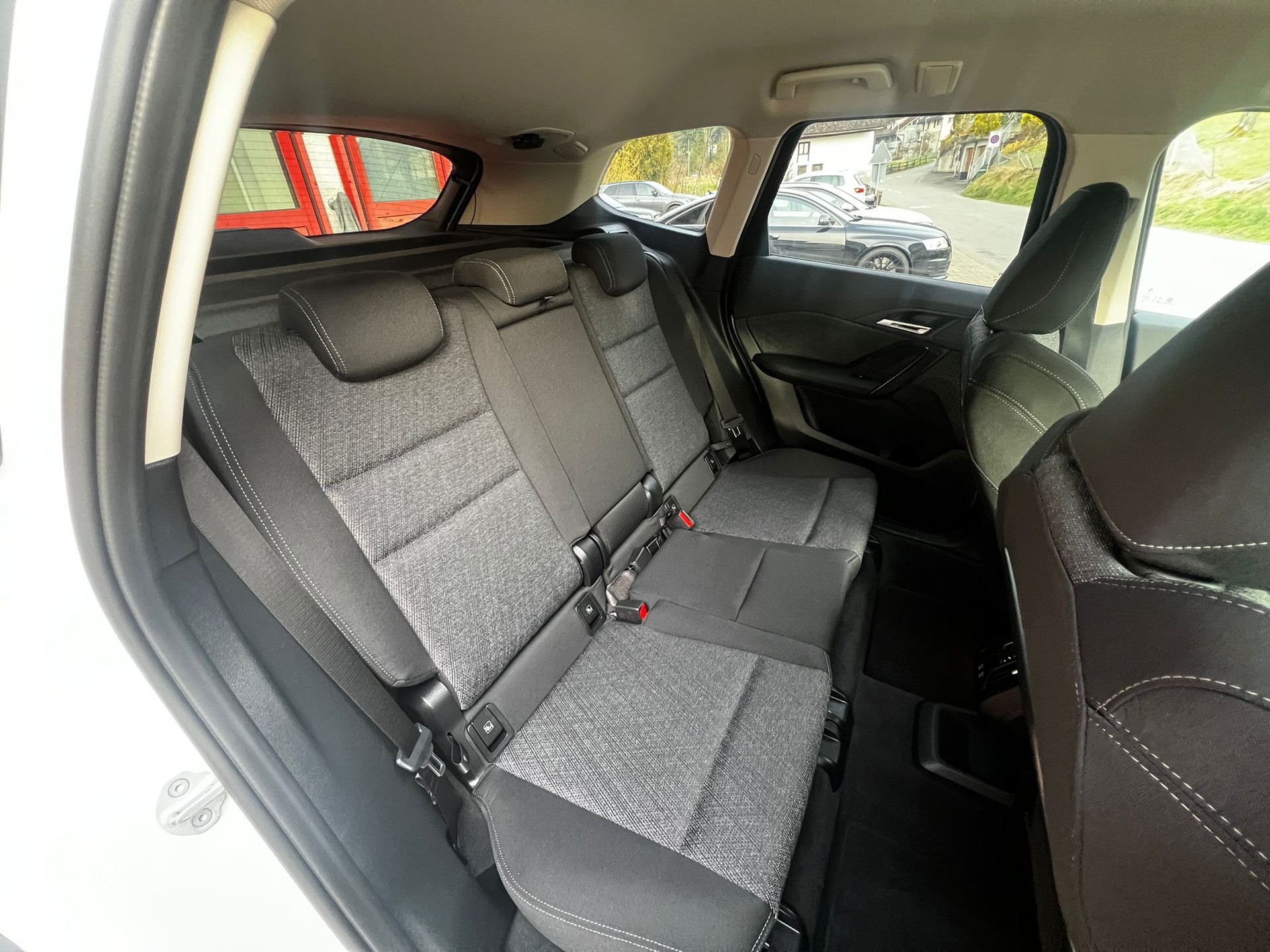 BMW X1 xDrive 20d 48V xLine-image-12