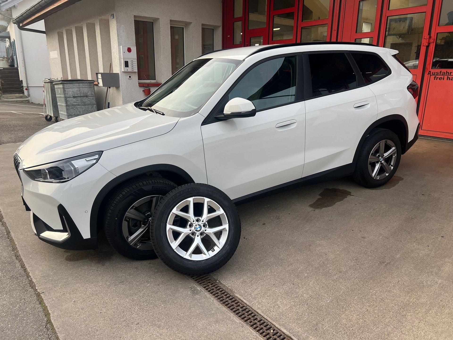 BMW X1 xDrive 20d 48V xLine-image-1