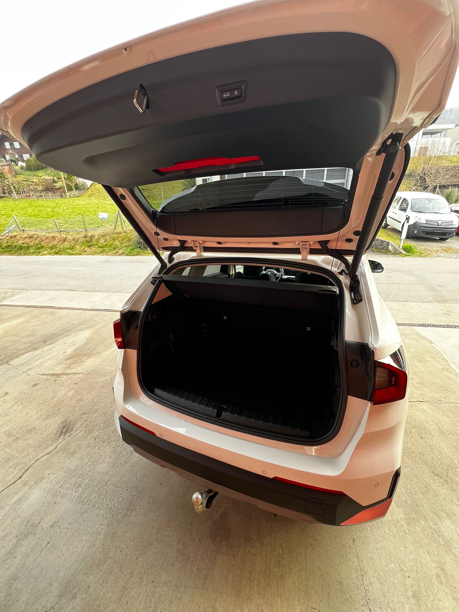BMW X1 xDrive 20d 48V xLine-image-11