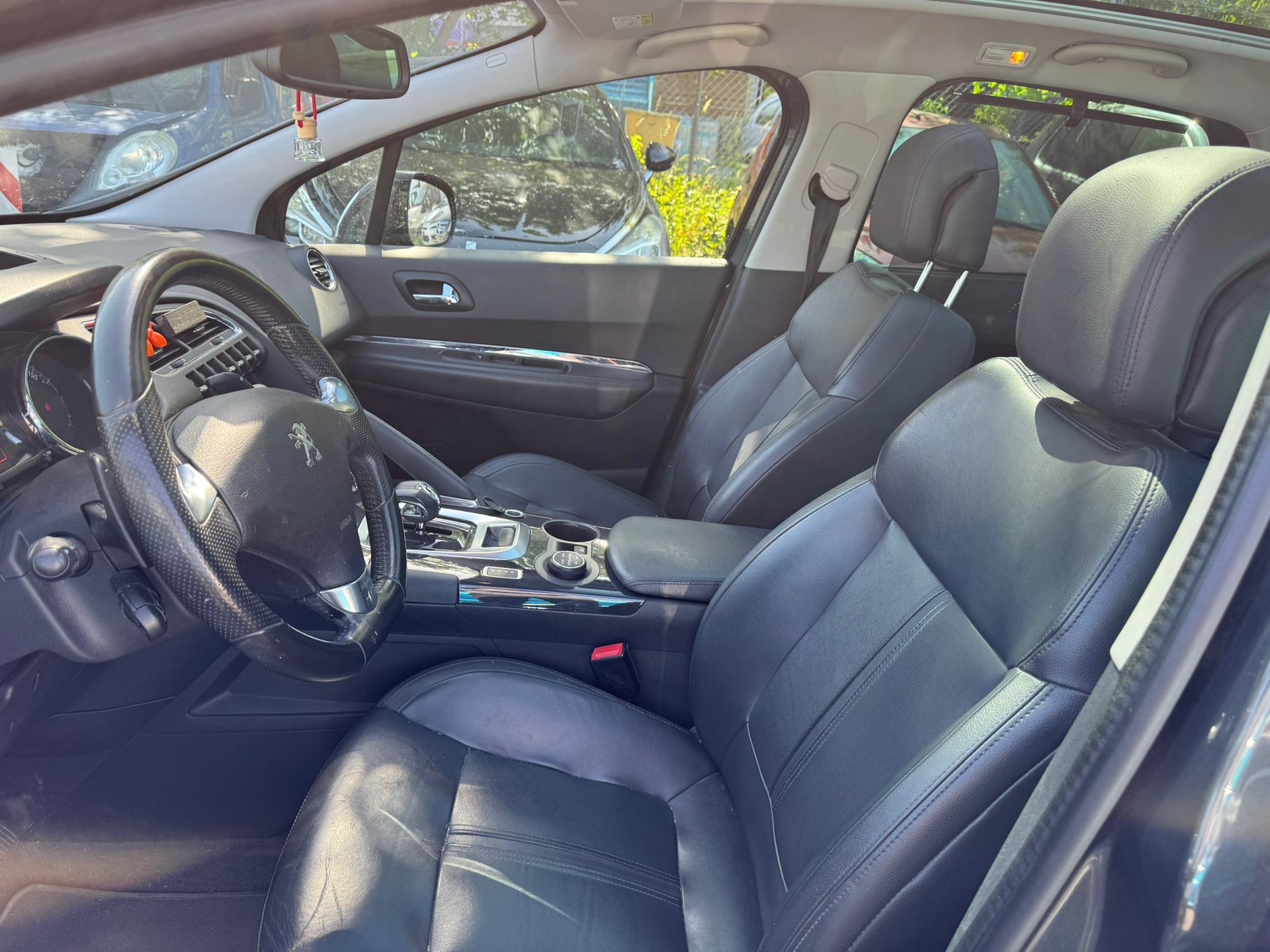 PEUGEOT 3008 HYbrid4 2.0 HDI ETG6-image-12