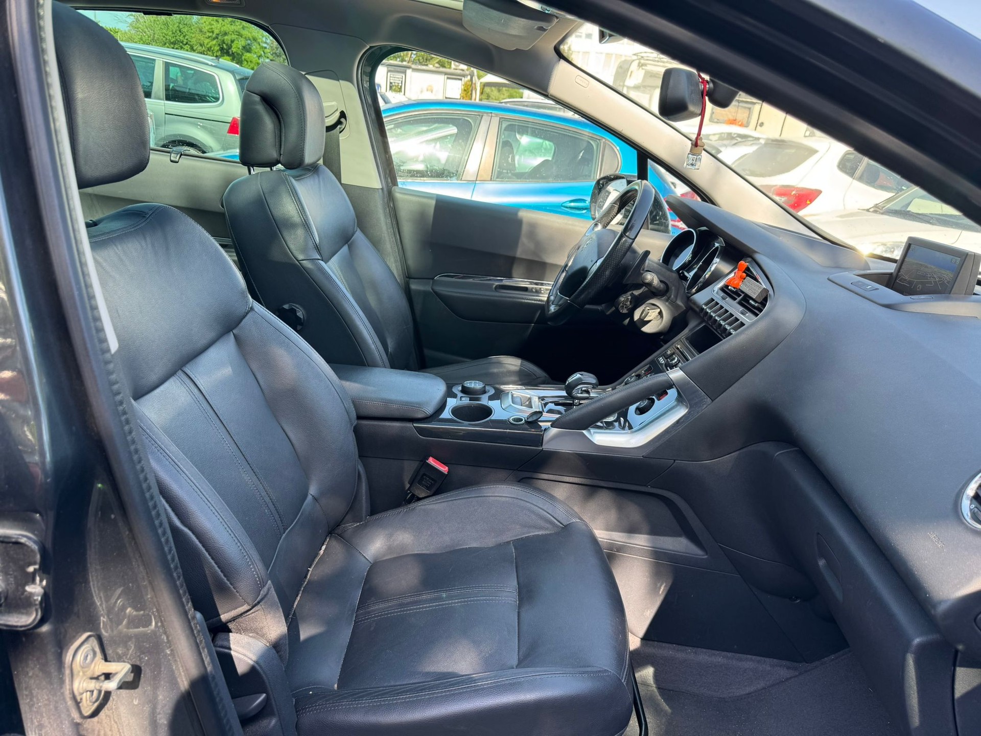 PEUGEOT 3008 HYbrid4 2.0 HDI ETG6-image-7