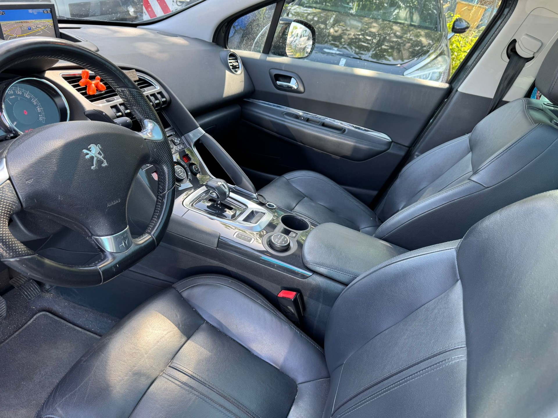 PEUGEOT 3008 HYbrid4 2.0 HDI ETG6-image-15