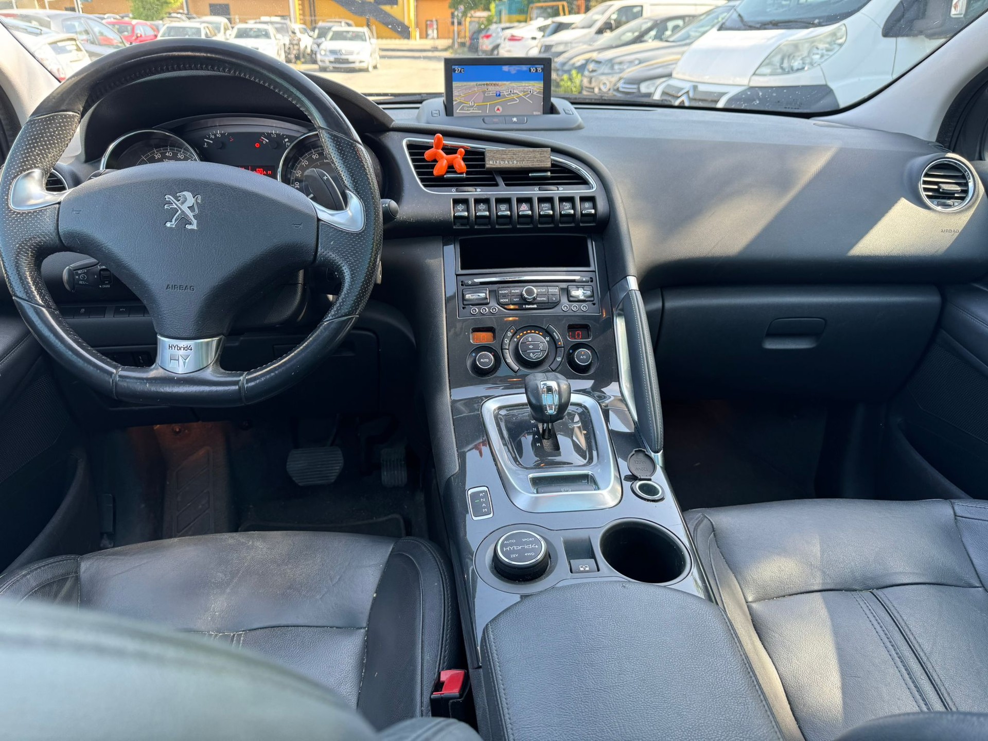 PEUGEOT 3008 HYbrid4 2.0 HDI ETG6-image-6