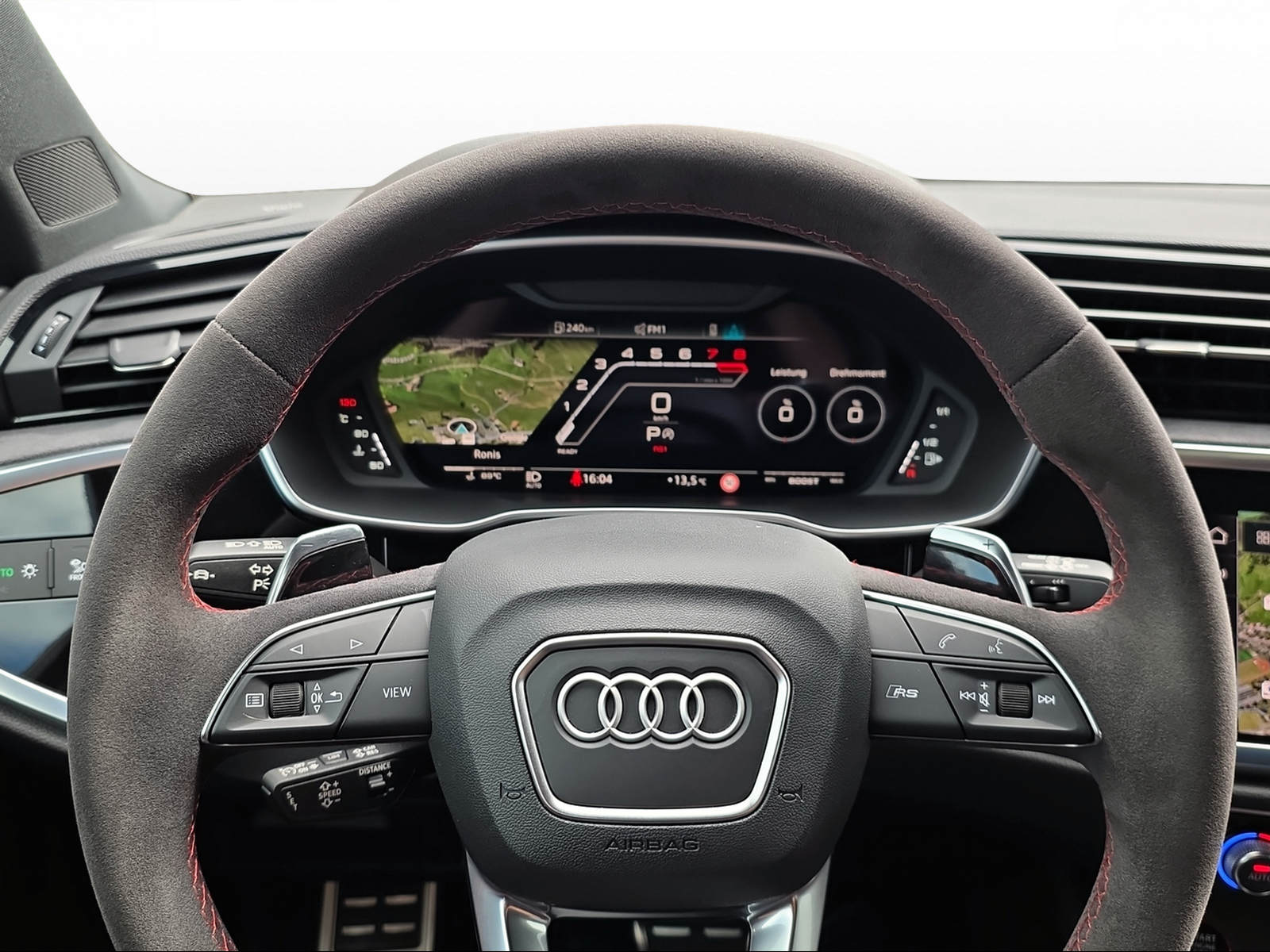 AUDI RS Q3 Sportback quattro S tronic-image-4