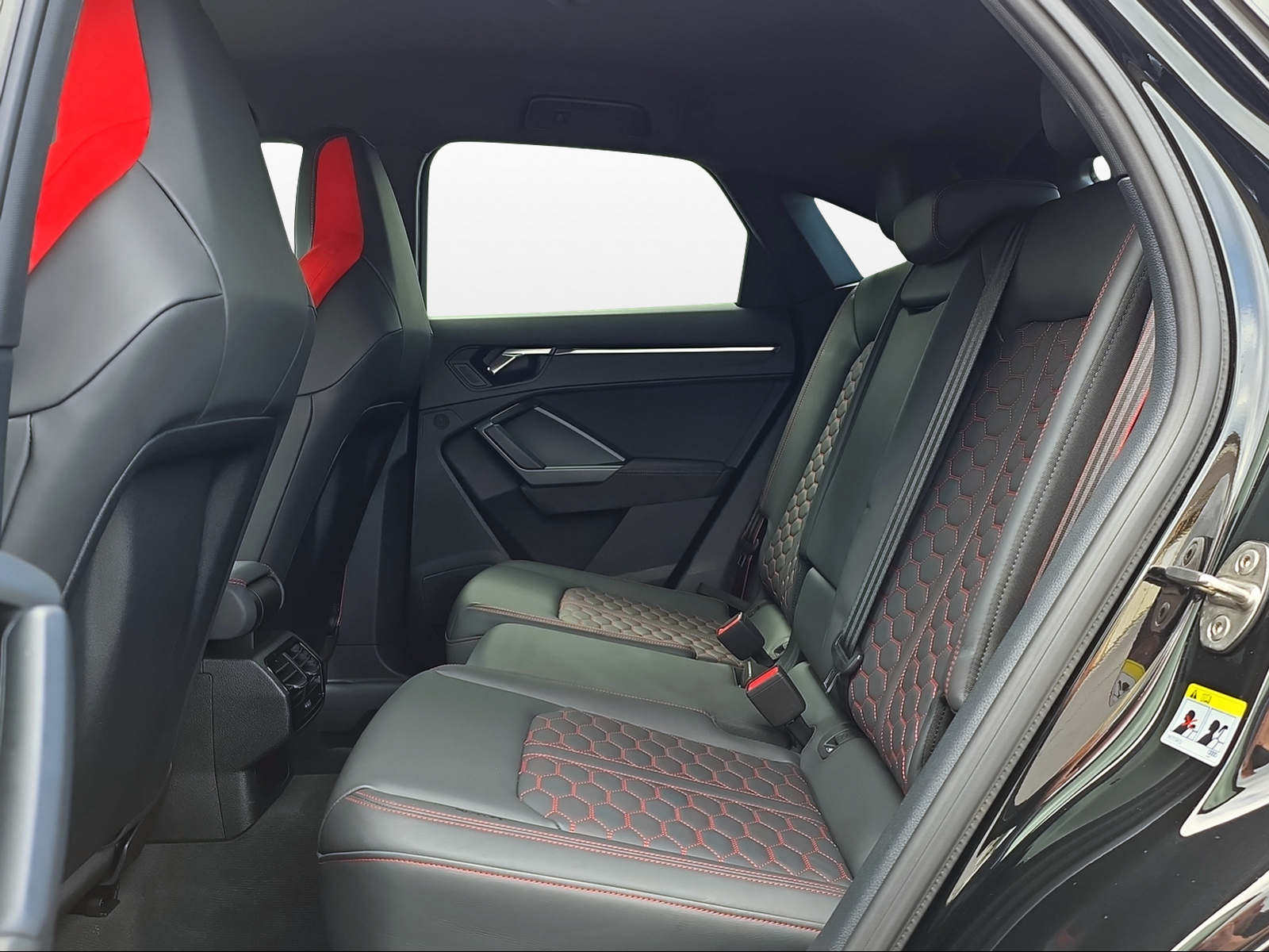 AUDI RS Q3 Sportback quattro S tronic-image-10