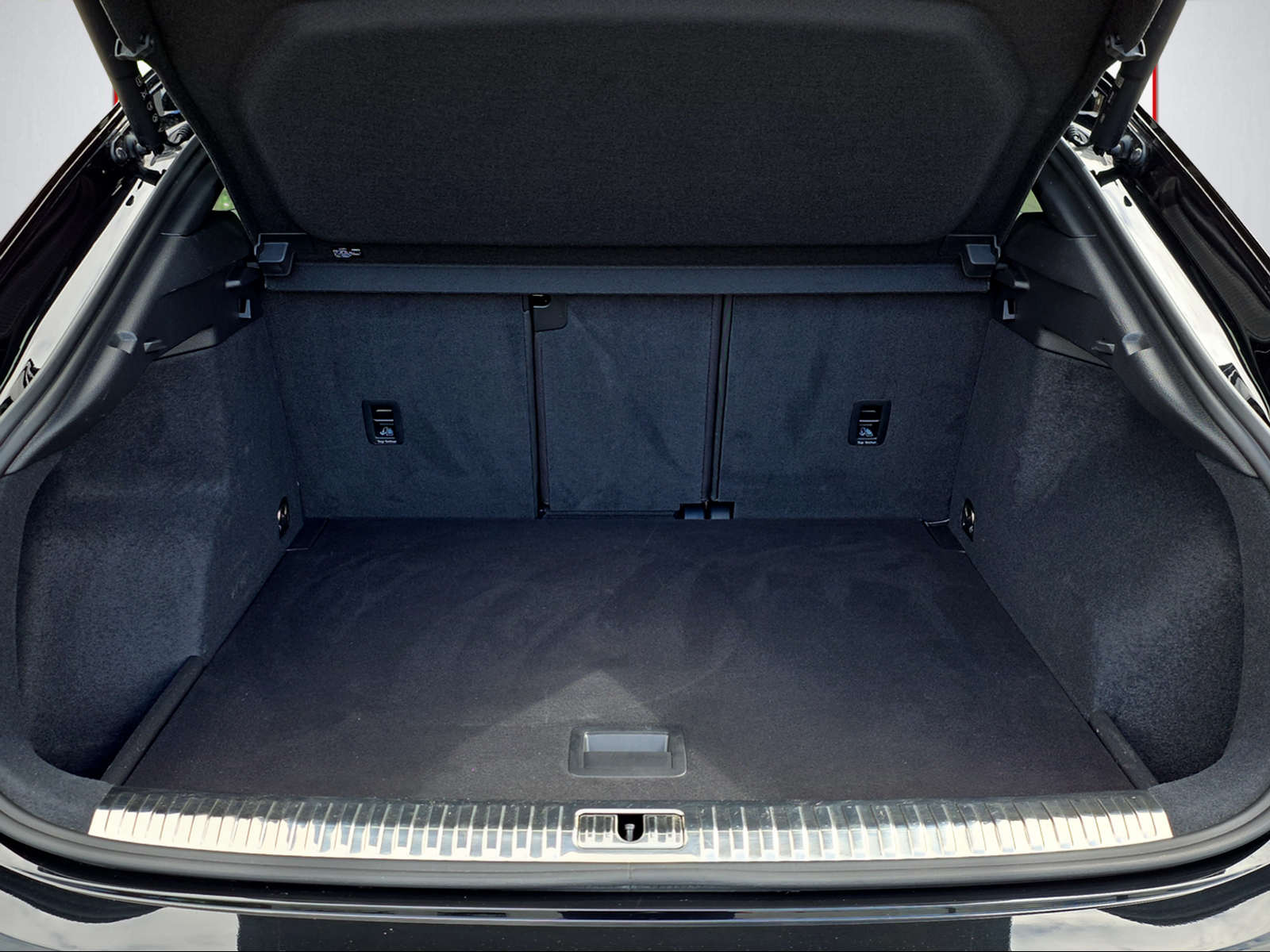 AUDI RS Q3 Sportback quattro S tronic-image-11