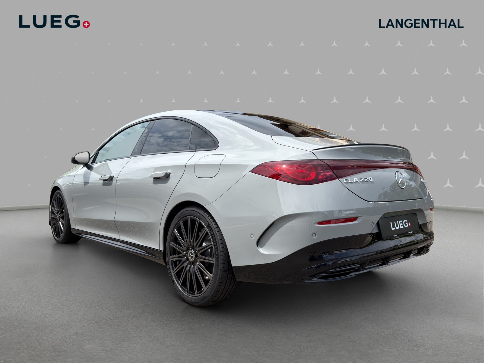 MERCEDES-BENZ CLA 220 8G-DCT 4Matic-image-2