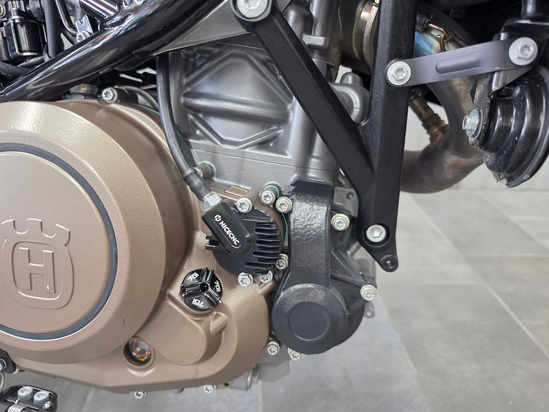 HUSQVARNA 701 Supermoto (35kW)-image-4