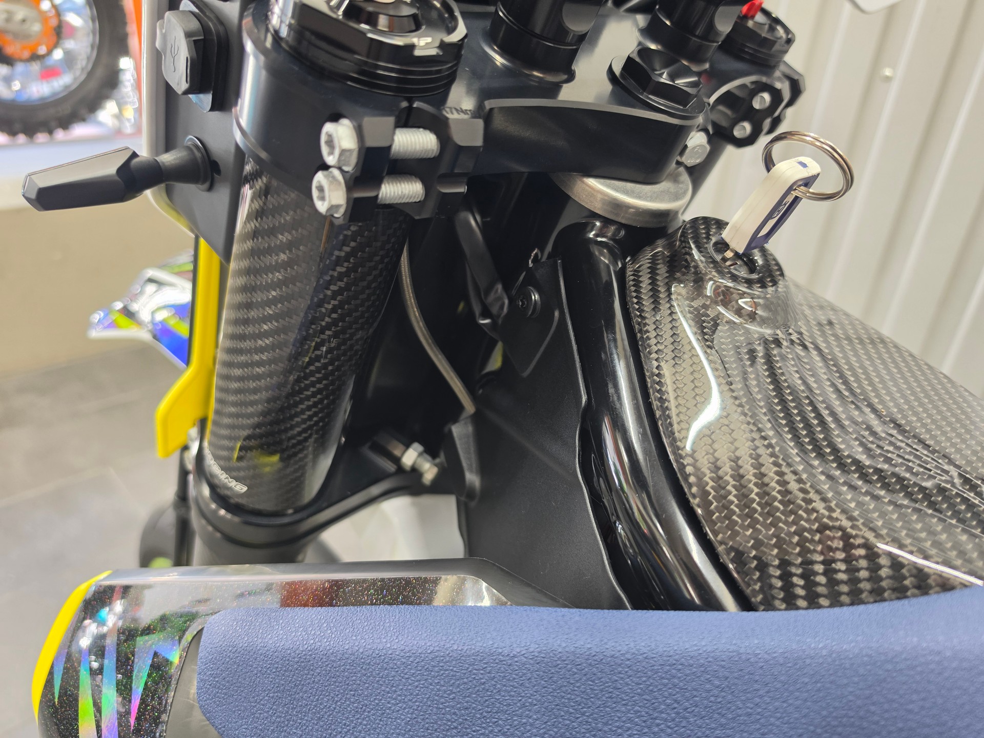 HUSQVARNA 701 Supermoto (35kW)-image-7