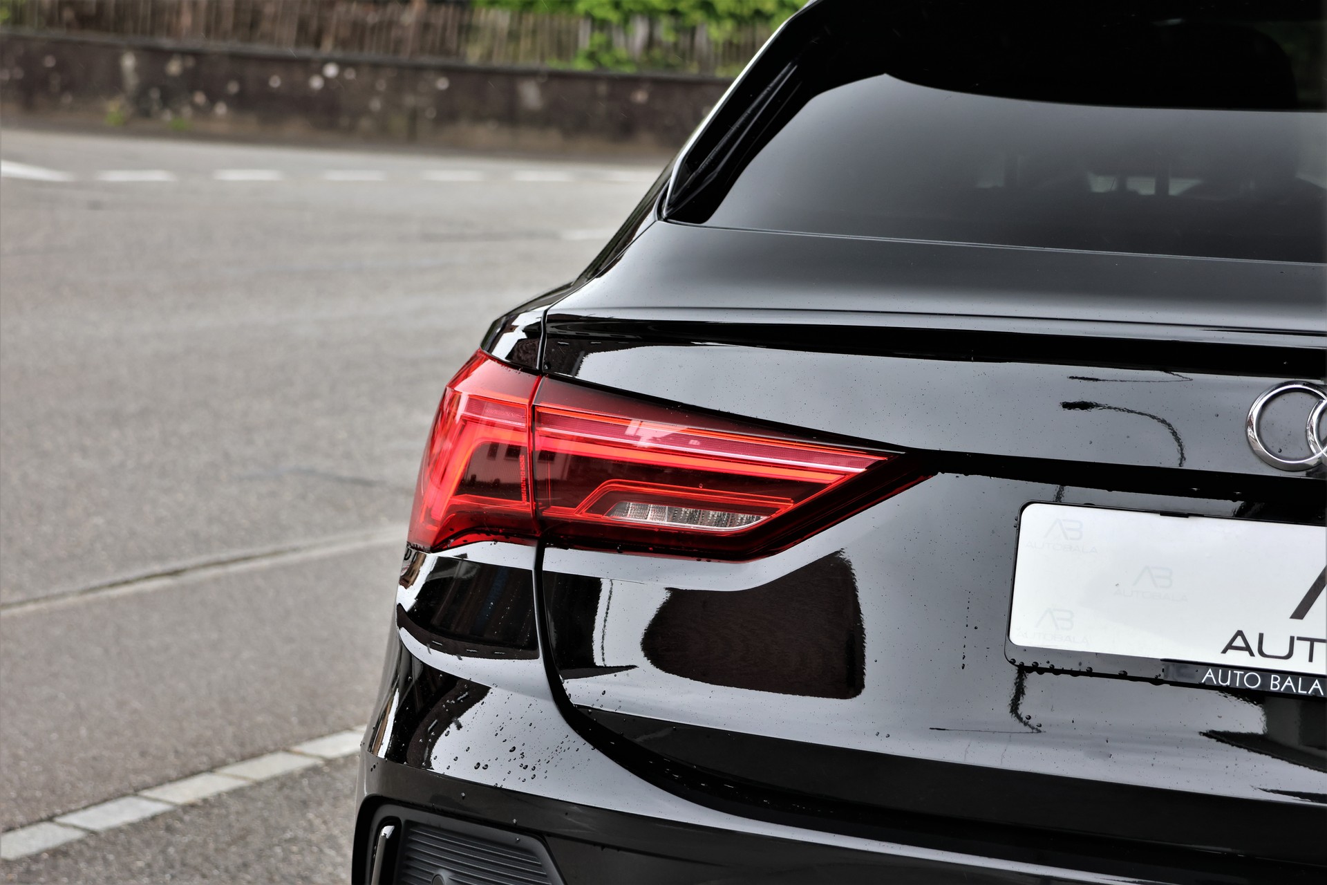 AUDI Q3 Sportback 40 TFSI S line quattro S-tronic (CH)-image-4