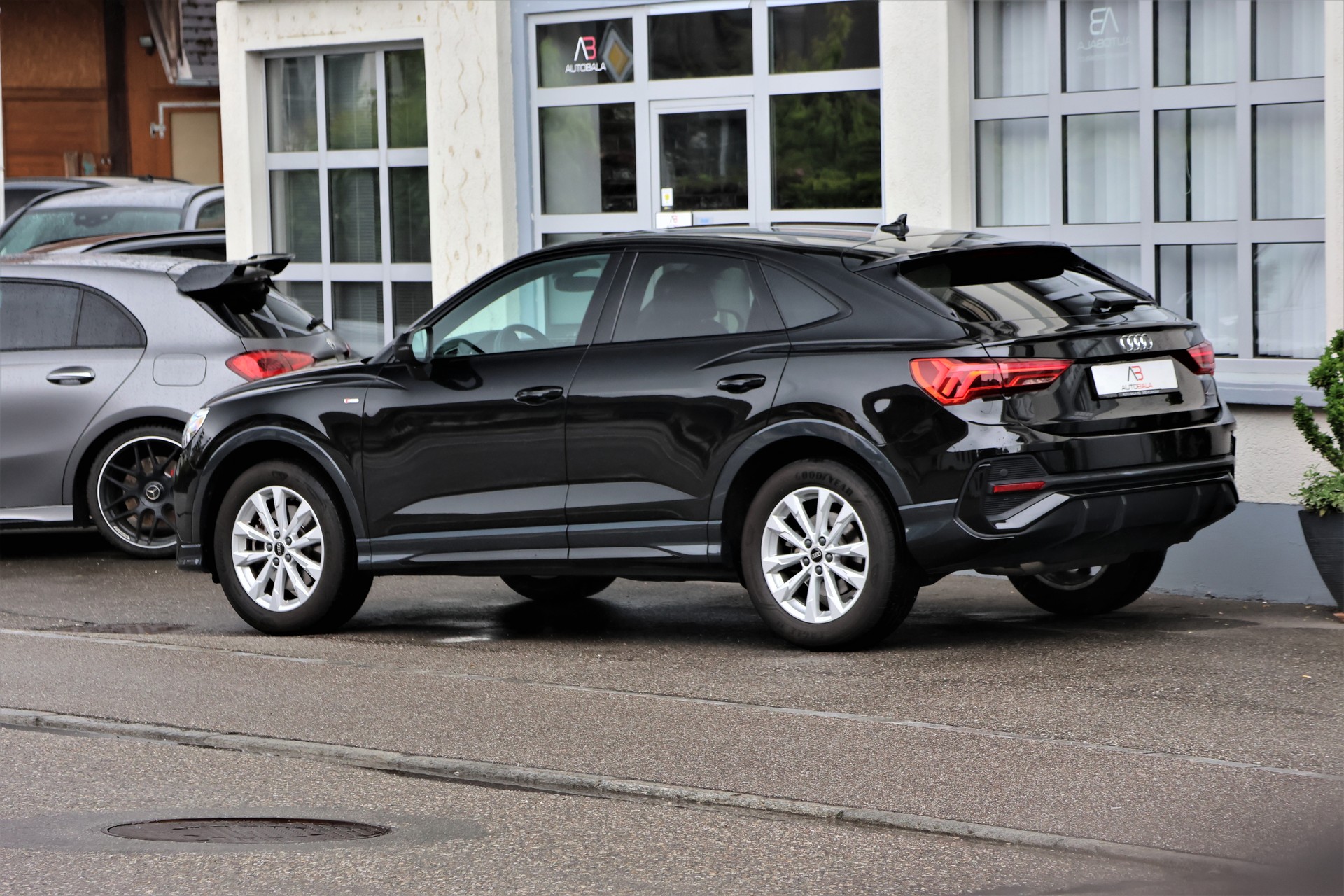 AUDI Q3 Sportback 40 TFSI S line quattro S-tronic (CH)-showroom-element-3