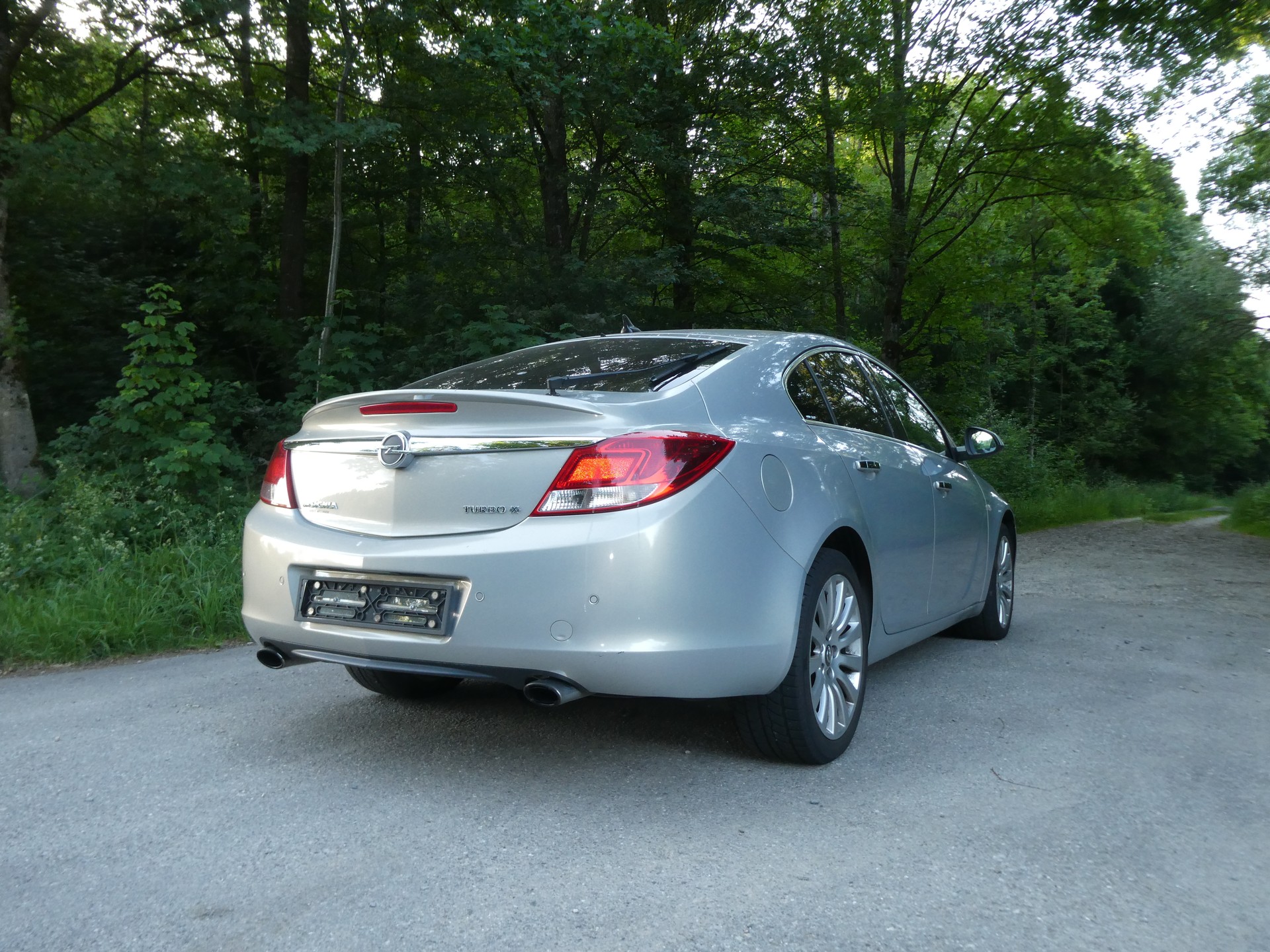 OPEL Insignia 2.0 Turbo Cosmo 4WD Automatic-image-4