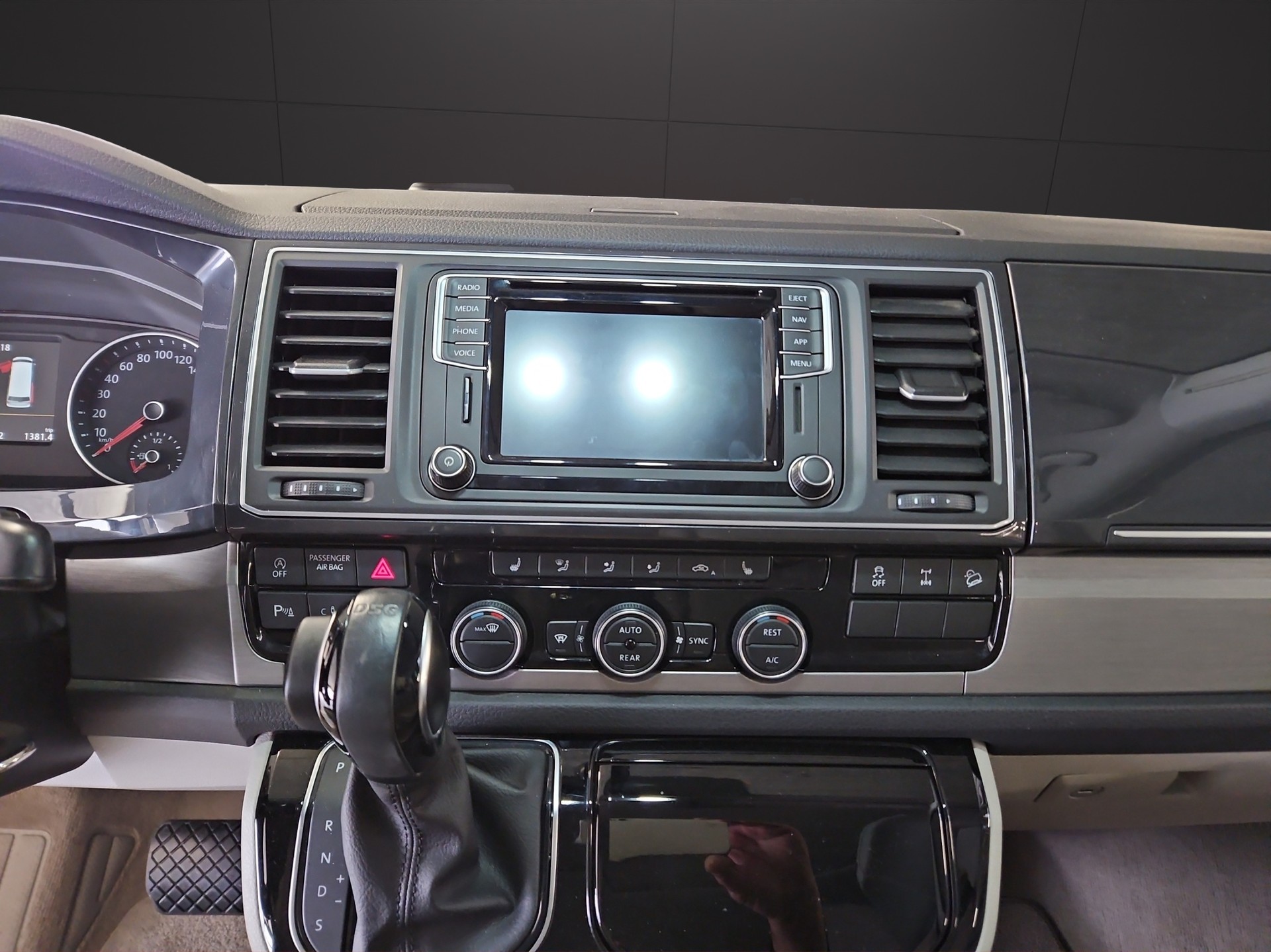 VW T6 California 2.0 Bi-TDI Ocean Liberty 4Motion DSG-image-10