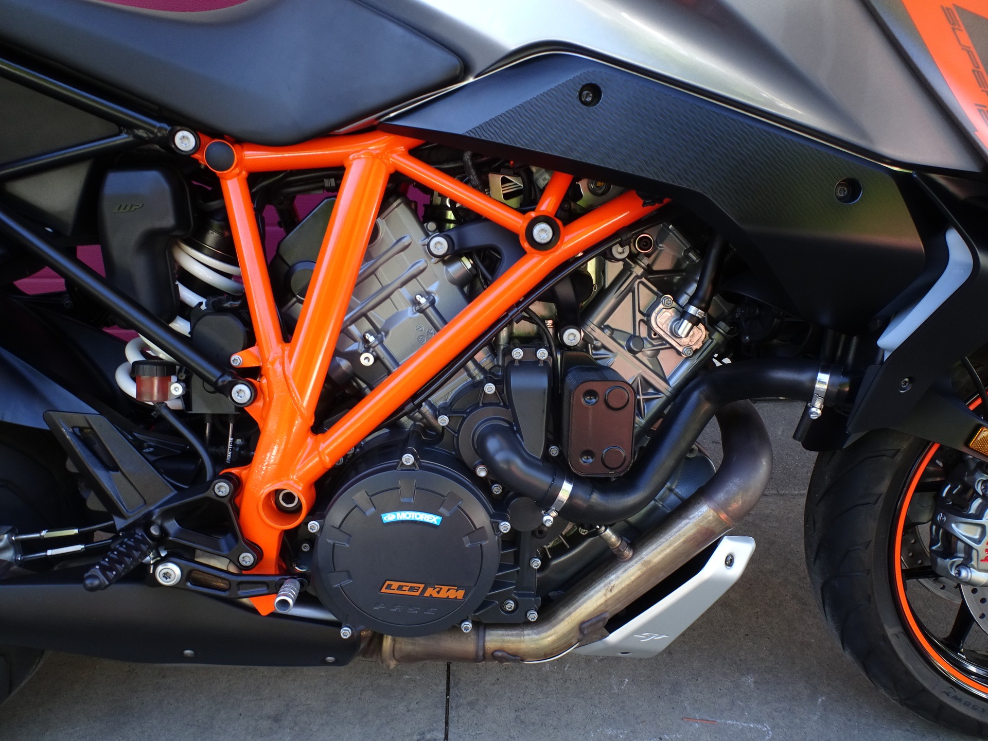 KTM 1290 Super Duke GT-image-9