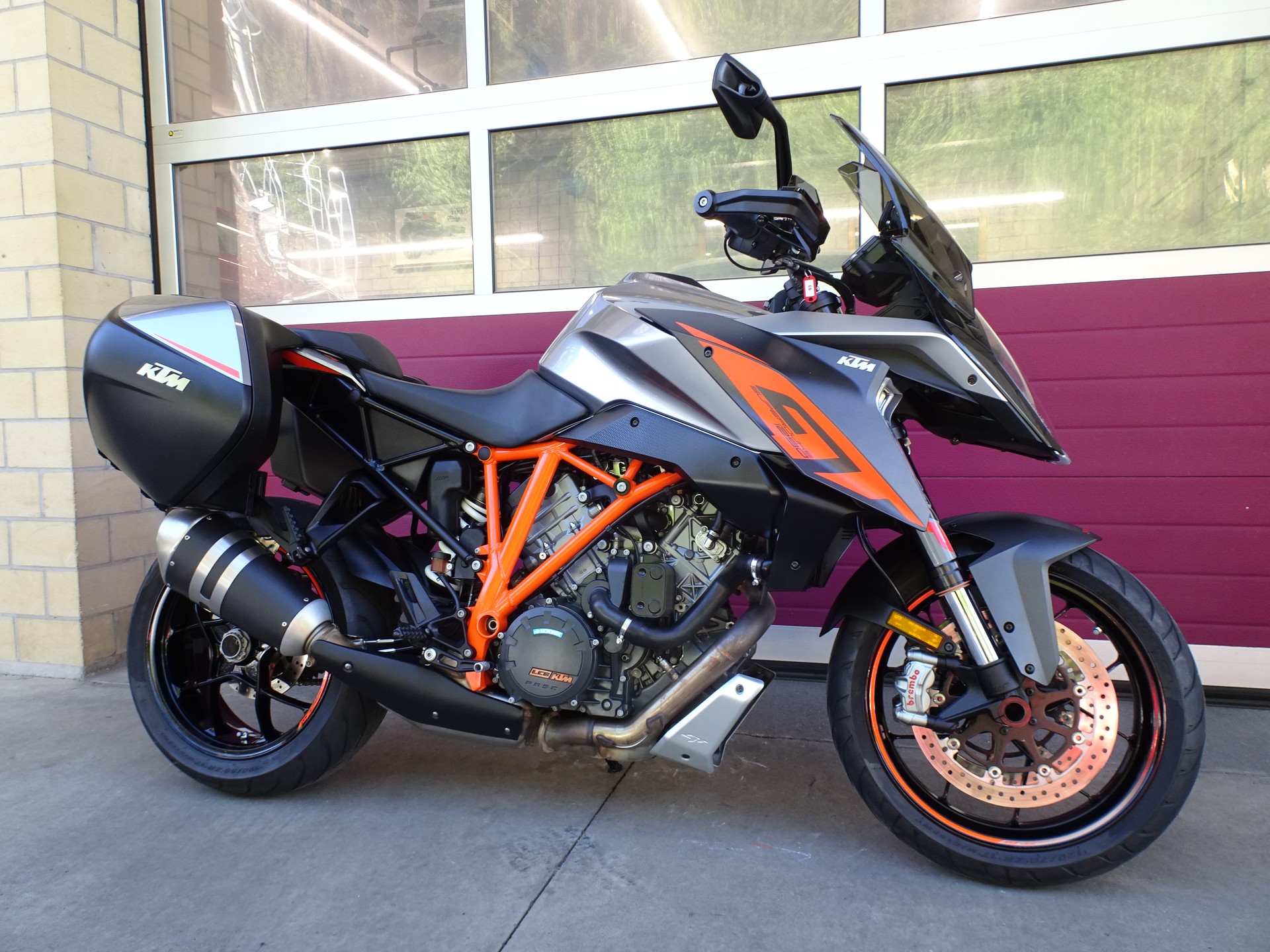 KTM 1290 Super Duke GT-image-10