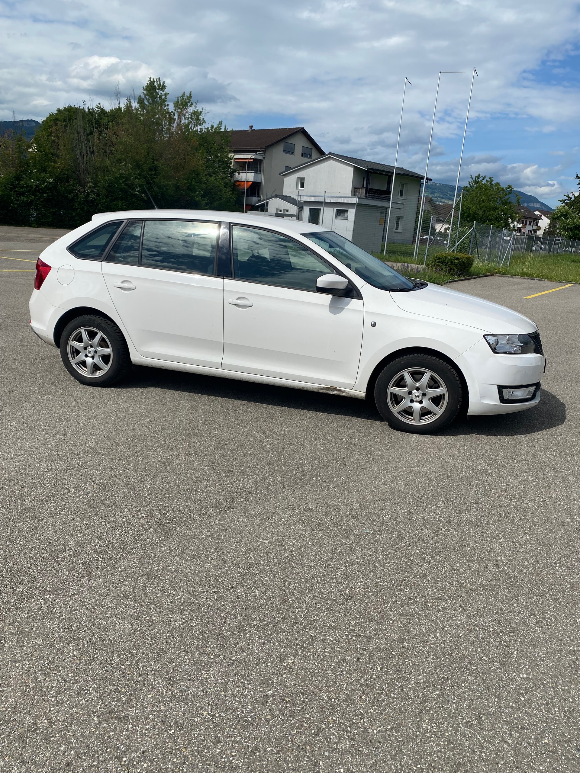 SKODA Rapid Spaceback 1.6 TDI Ambition-image-10